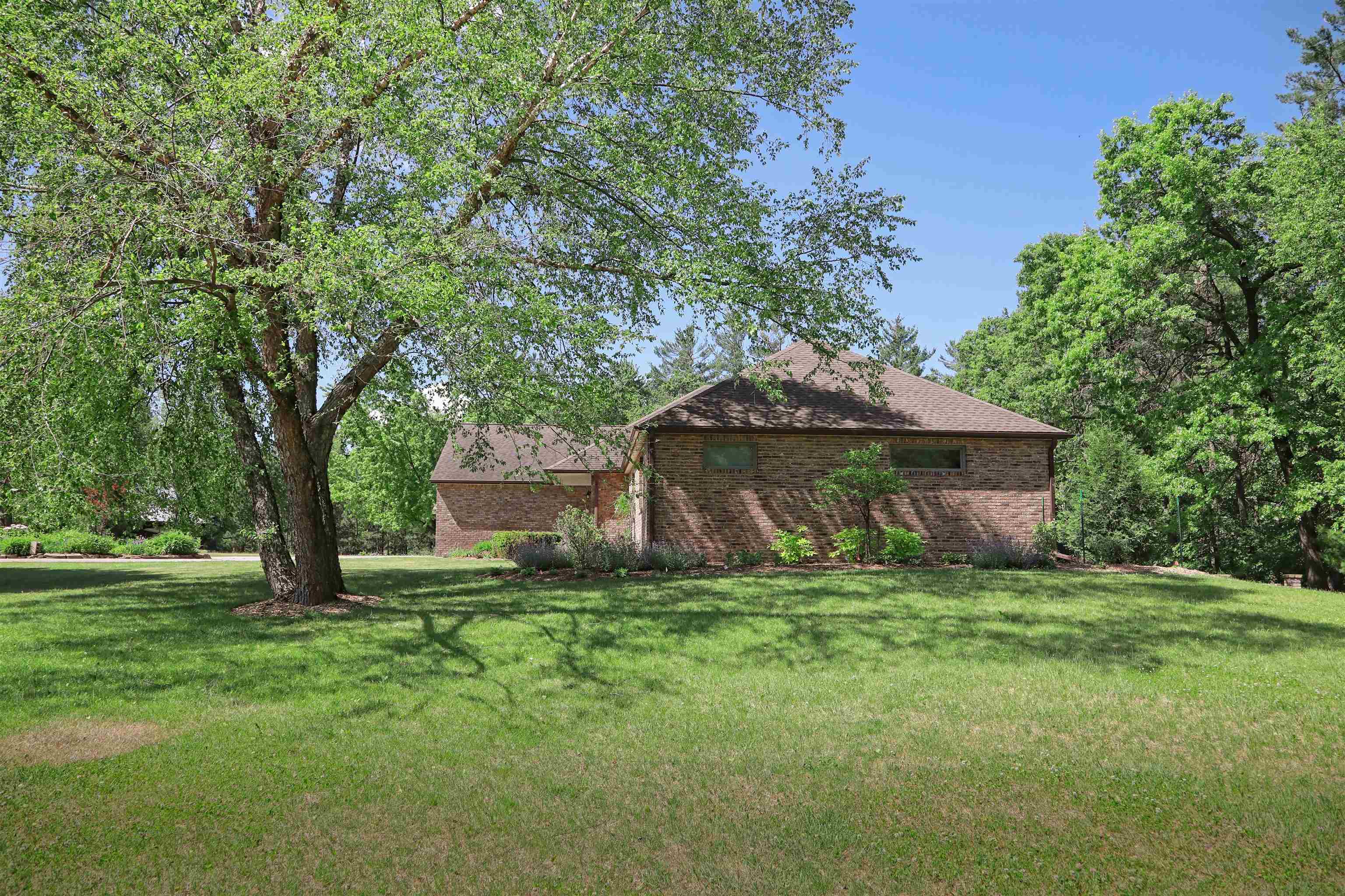 1424 OXBOW ROAD, Stevens Point, Wisconsin 54482, 3 Bedrooms Bedrooms, ,3 BathroomsBathrooms,Residential,For Sale,1424 OXBOW ROAD,22602951