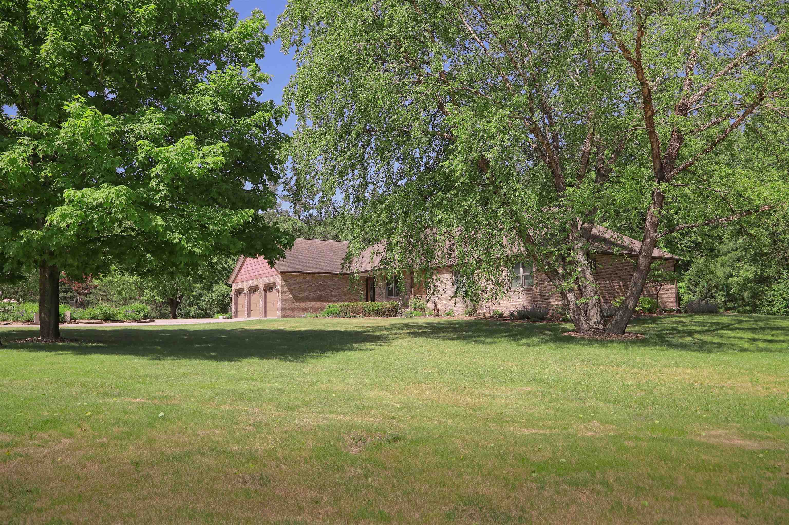 1424 OXBOW ROAD, Stevens Point, Wisconsin 54482, 3 Bedrooms Bedrooms, ,3 BathroomsBathrooms,Residential,For Sale,1424 OXBOW ROAD,22602951