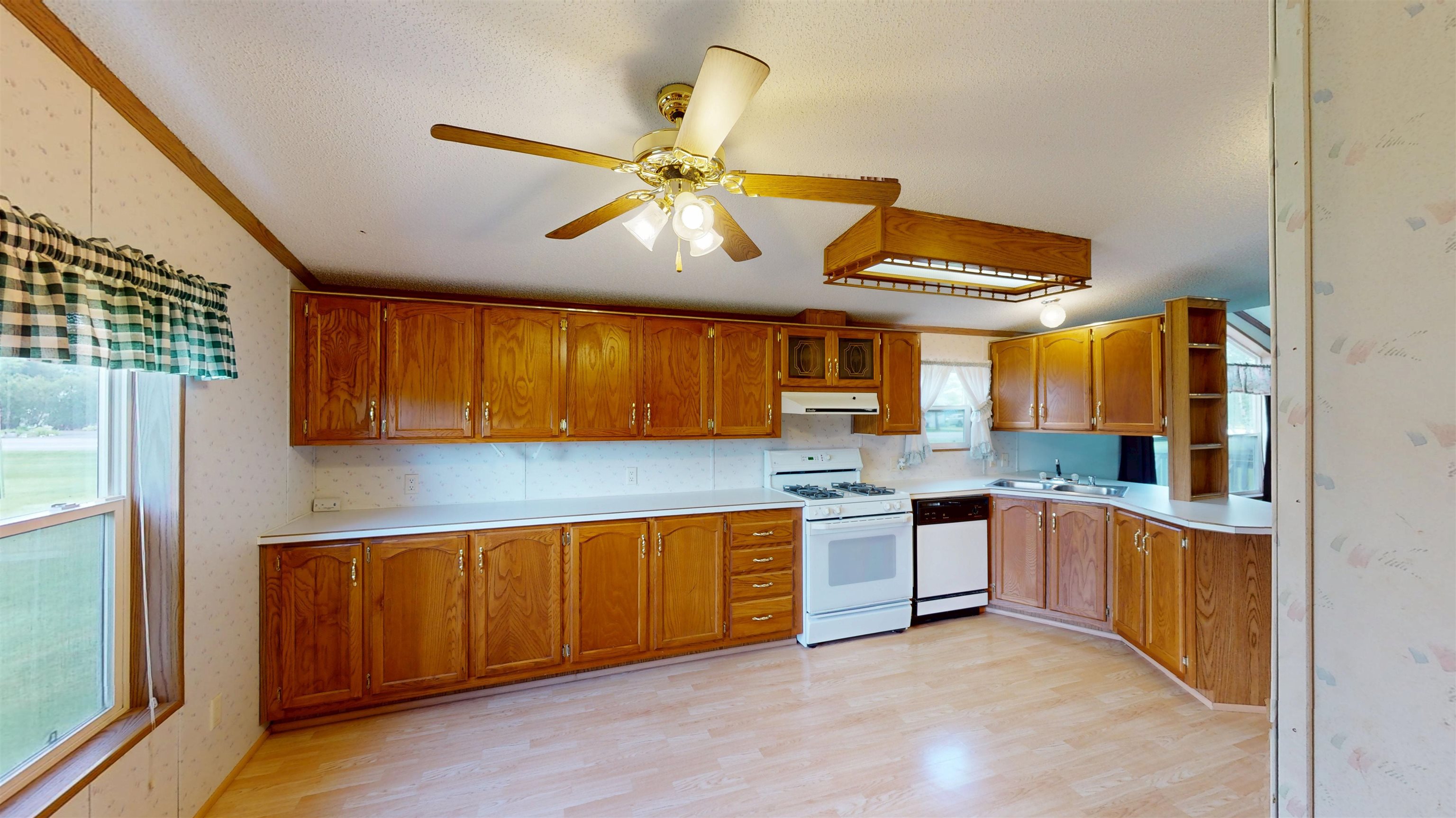 206138 COUNTY ROAD M, Stratford, Wisconsin 54484, 3 Bedrooms Bedrooms, ,2 BathroomsBathrooms,Residential,For Sale,206138 COUNTY ROAD M,22602954