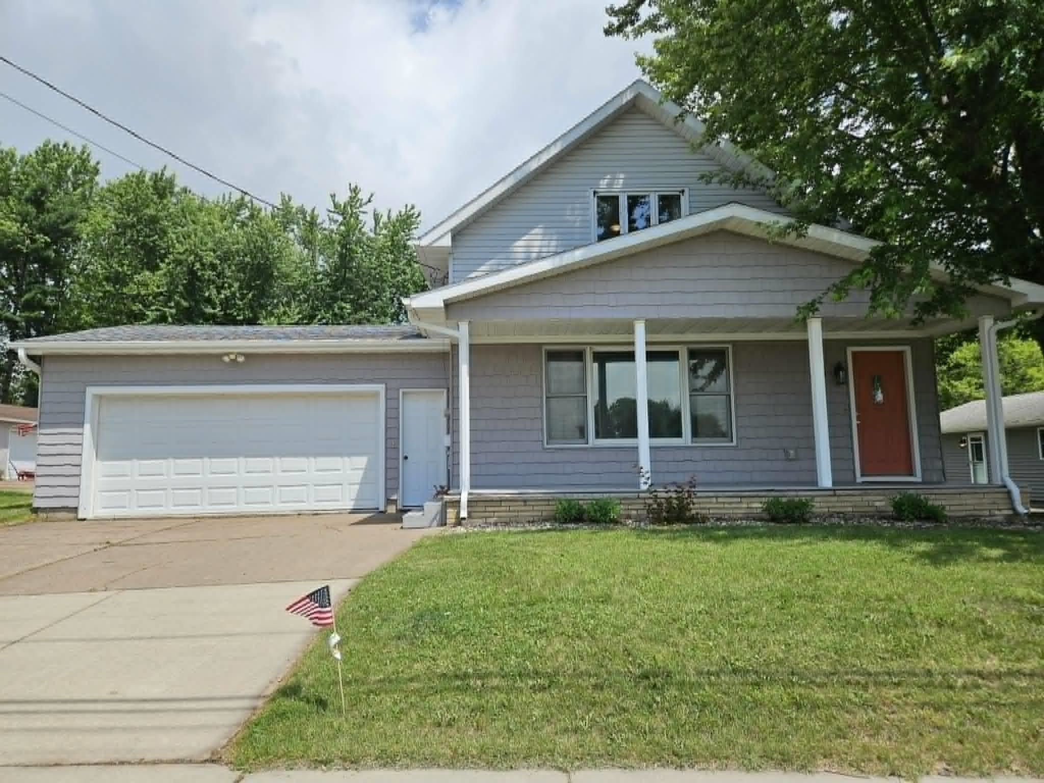 827 W NORTH STREET, Marshfield, Wisconsin 54449, 3 Bedrooms Bedrooms, ,1 BathroomBathrooms,Residential,For Sale,827 W NORTH STREET,22602986