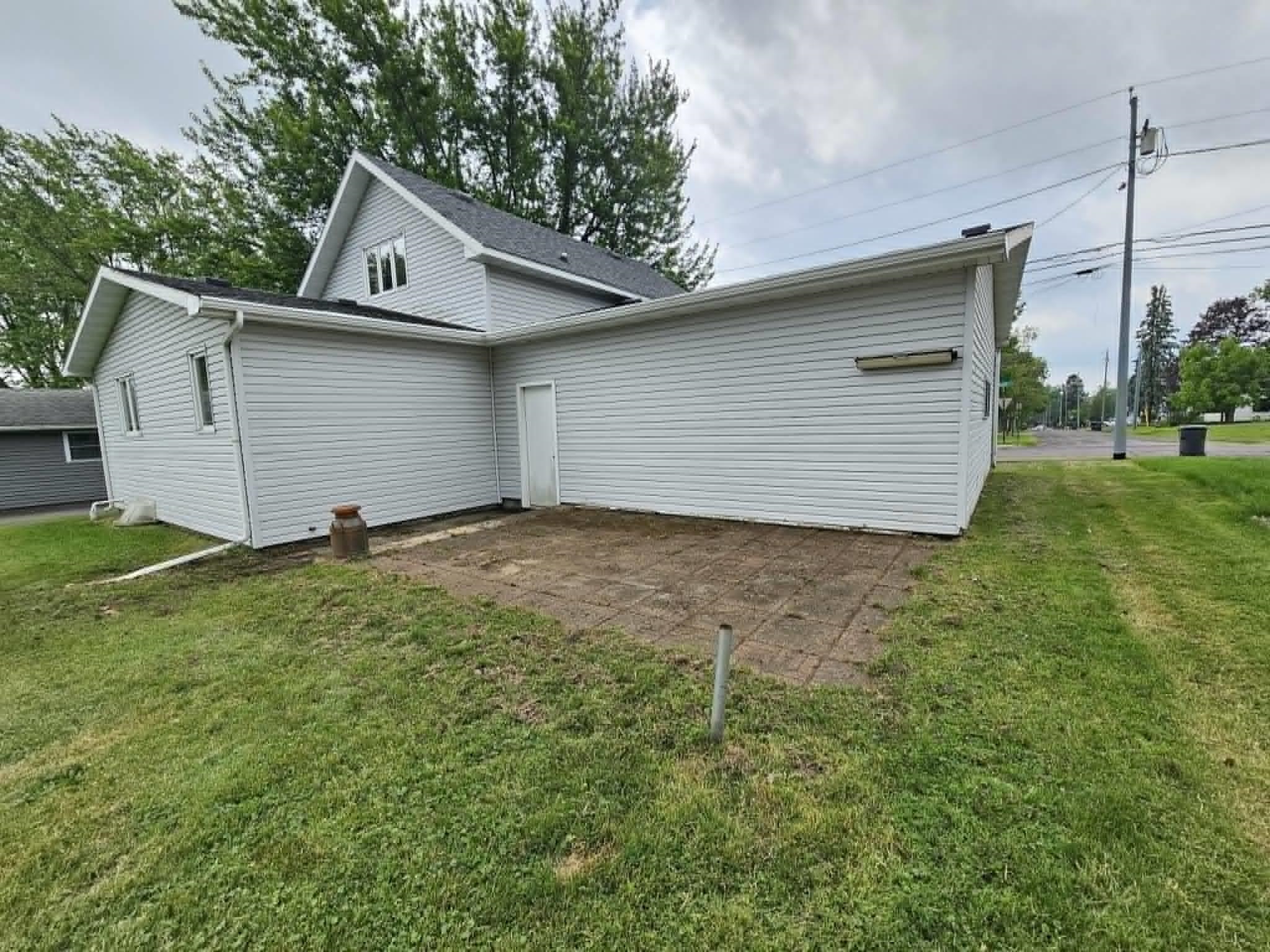 827 W NORTH STREET, Marshfield, Wisconsin 54449, 3 Bedrooms Bedrooms, ,1 BathroomBathrooms,Residential,For Sale,827 W NORTH STREET,22602986