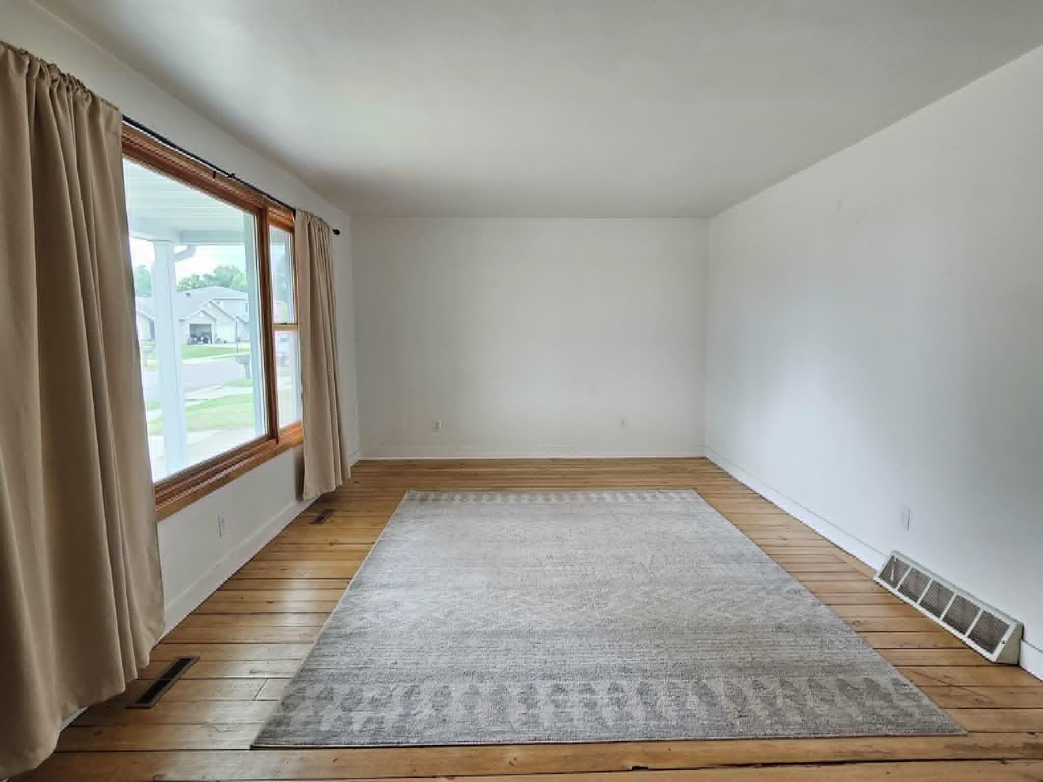 827 W NORTH STREET, Marshfield, Wisconsin 54449, 3 Bedrooms Bedrooms, ,1 BathroomBathrooms,Residential,For Sale,827 W NORTH STREET,22602986