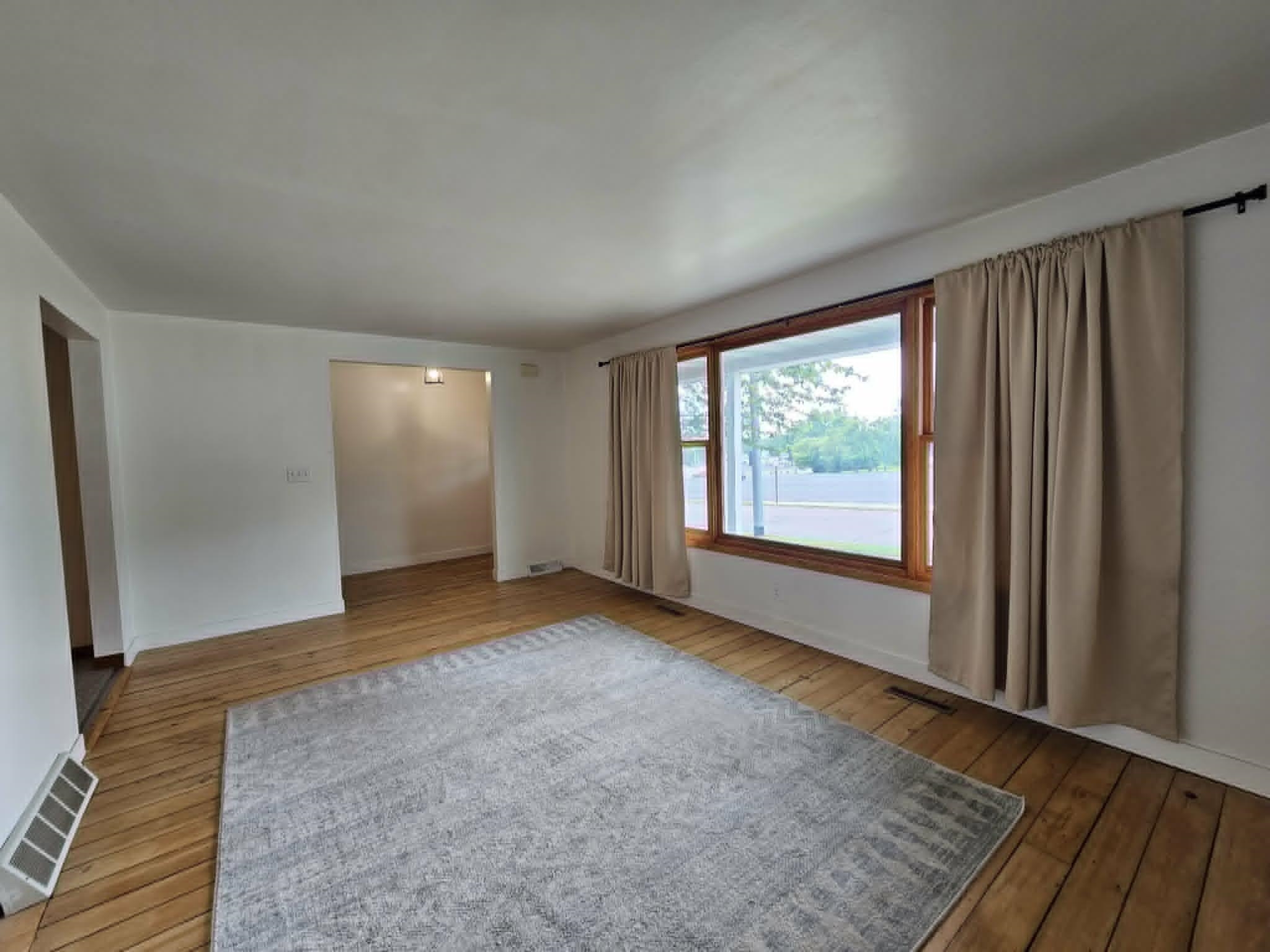 827 W NORTH STREET, Marshfield, Wisconsin 54449, 3 Bedrooms Bedrooms, ,1 BathroomBathrooms,Residential,For Sale,827 W NORTH STREET,22602986