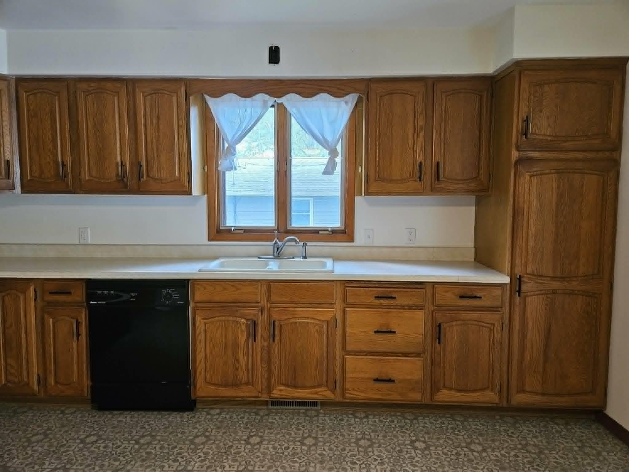 827 W NORTH STREET, Marshfield, Wisconsin 54449, 3 Bedrooms Bedrooms, ,1 BathroomBathrooms,Residential,For Sale,827 W NORTH STREET,22602986
