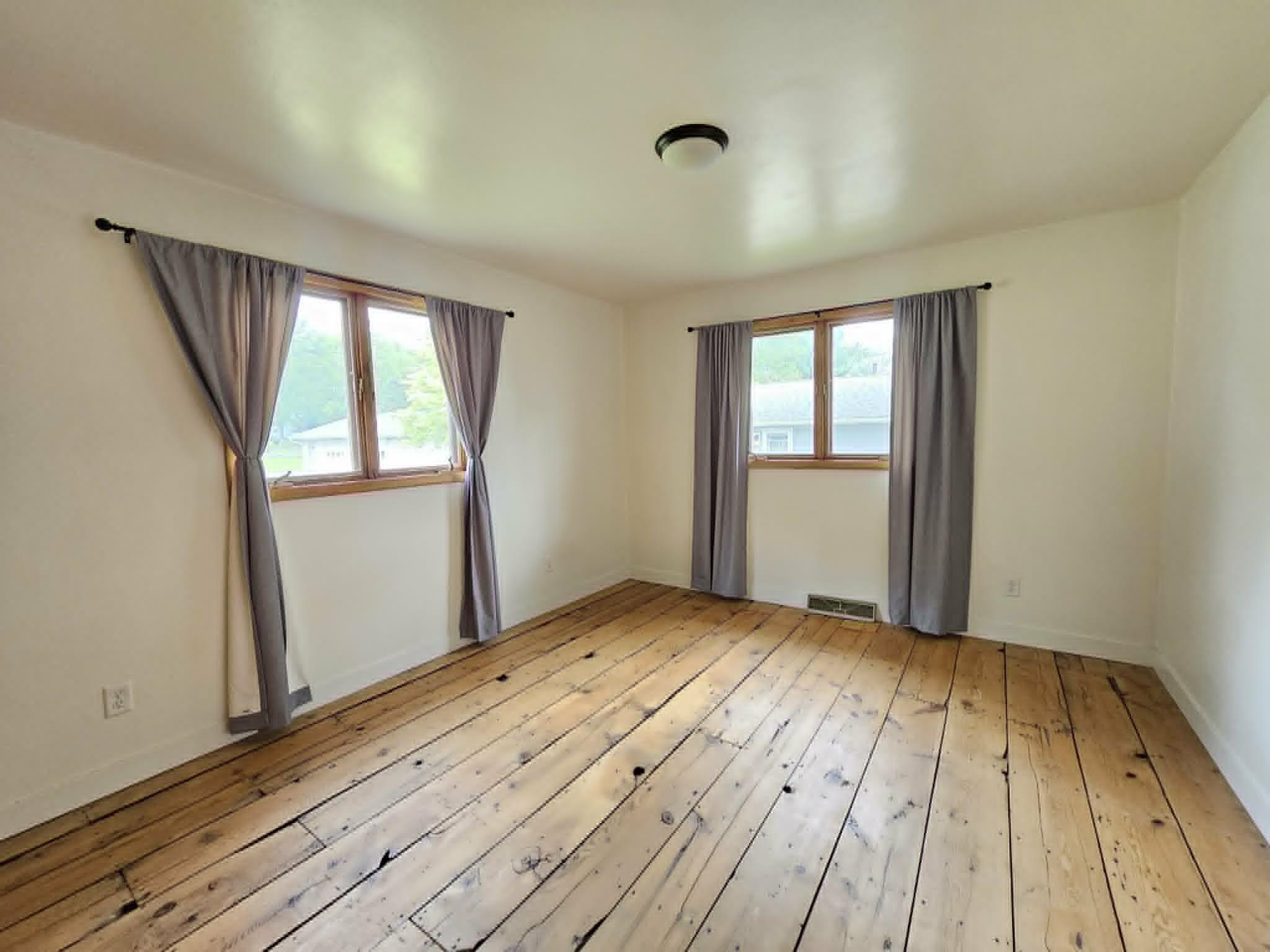 827 W NORTH STREET, Marshfield, Wisconsin 54449, 3 Bedrooms Bedrooms, ,1 BathroomBathrooms,Residential,For Sale,827 W NORTH STREET,22602986