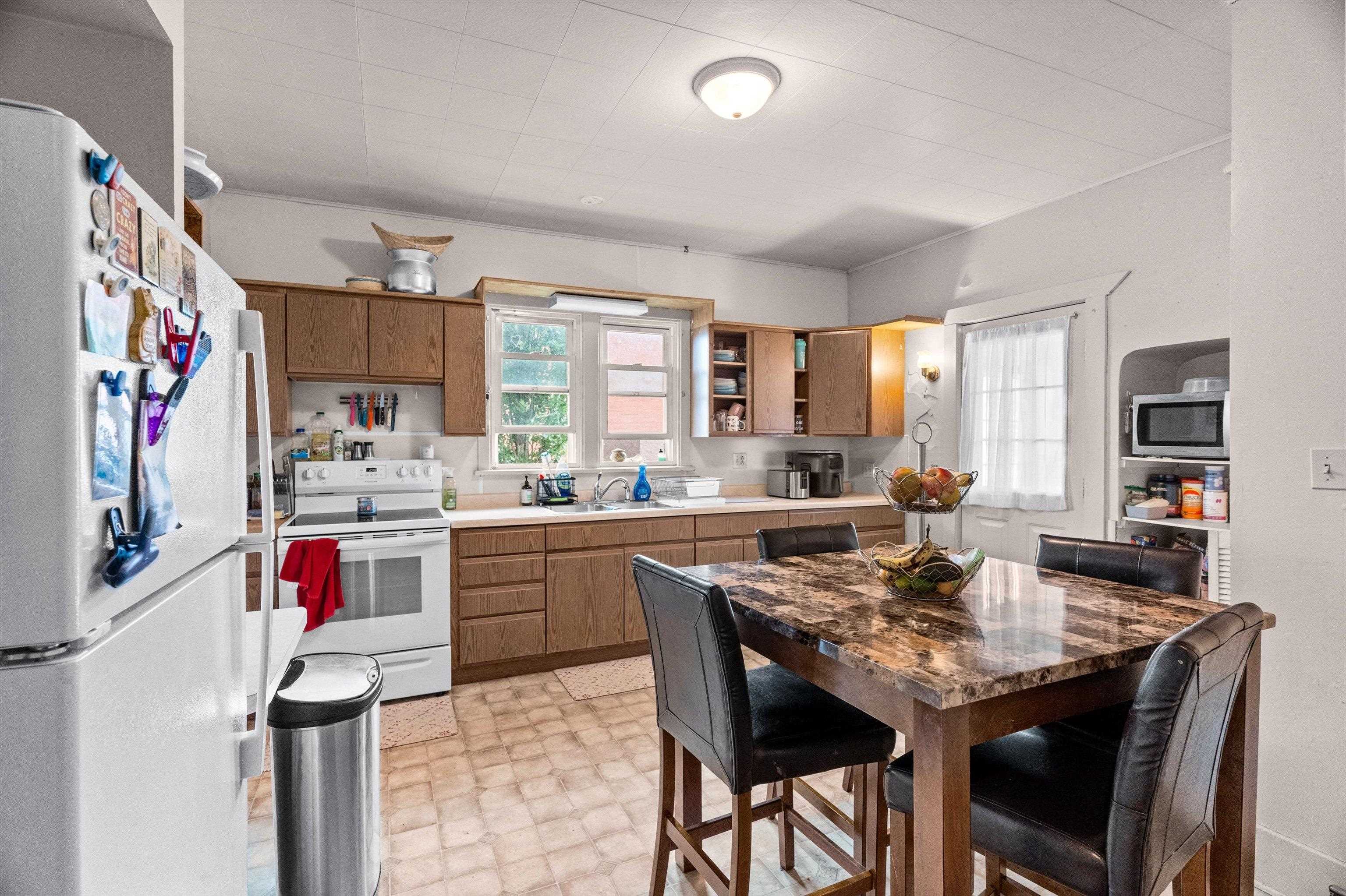 213400 - 213402 LEGION STREET, Stratford, Wisconsin 54484, 2 Bedrooms Bedrooms, 6 Rooms Rooms,1 BathroomBathrooms,Multi-family,For Sale,213400 - 213402 LEGION STREET,22602998