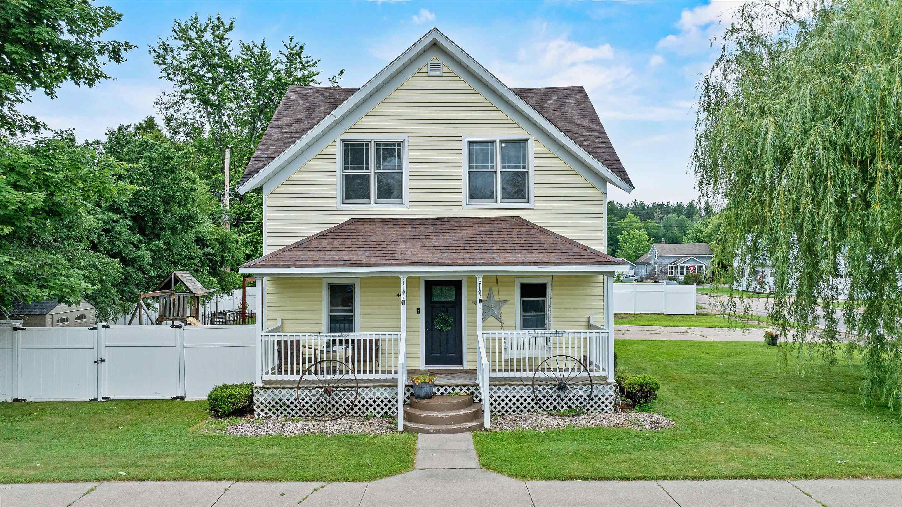 400 W MAIN STREET, Spencer, Wisconsin 54479, 3 Bedrooms Bedrooms, ,2 BathroomsBathrooms,Residential,For Sale,400 W MAIN STREET,22603021