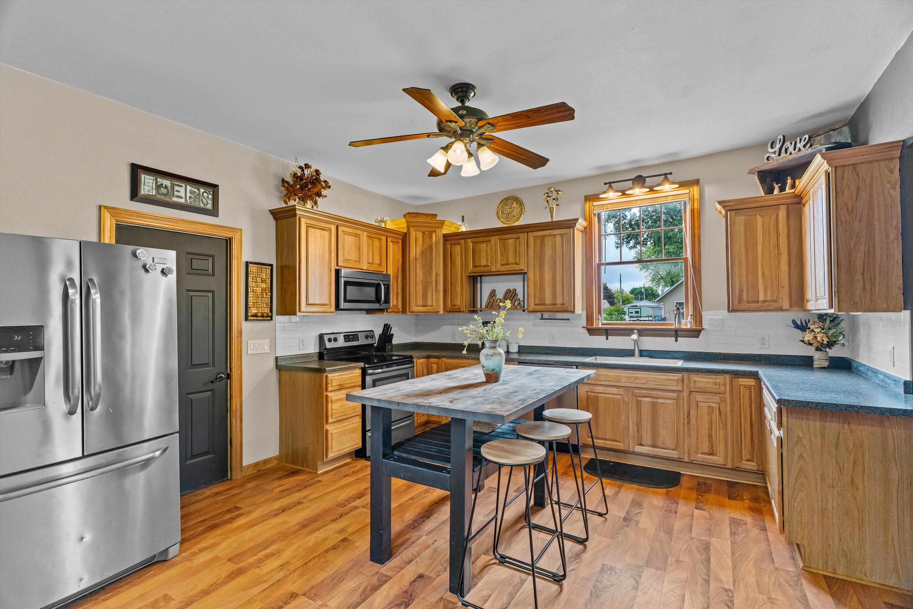 400 W MAIN STREET, Spencer, Wisconsin 54479, 3 Bedrooms Bedrooms, ,2 BathroomsBathrooms,Residential,For Sale,400 W MAIN STREET,22603021