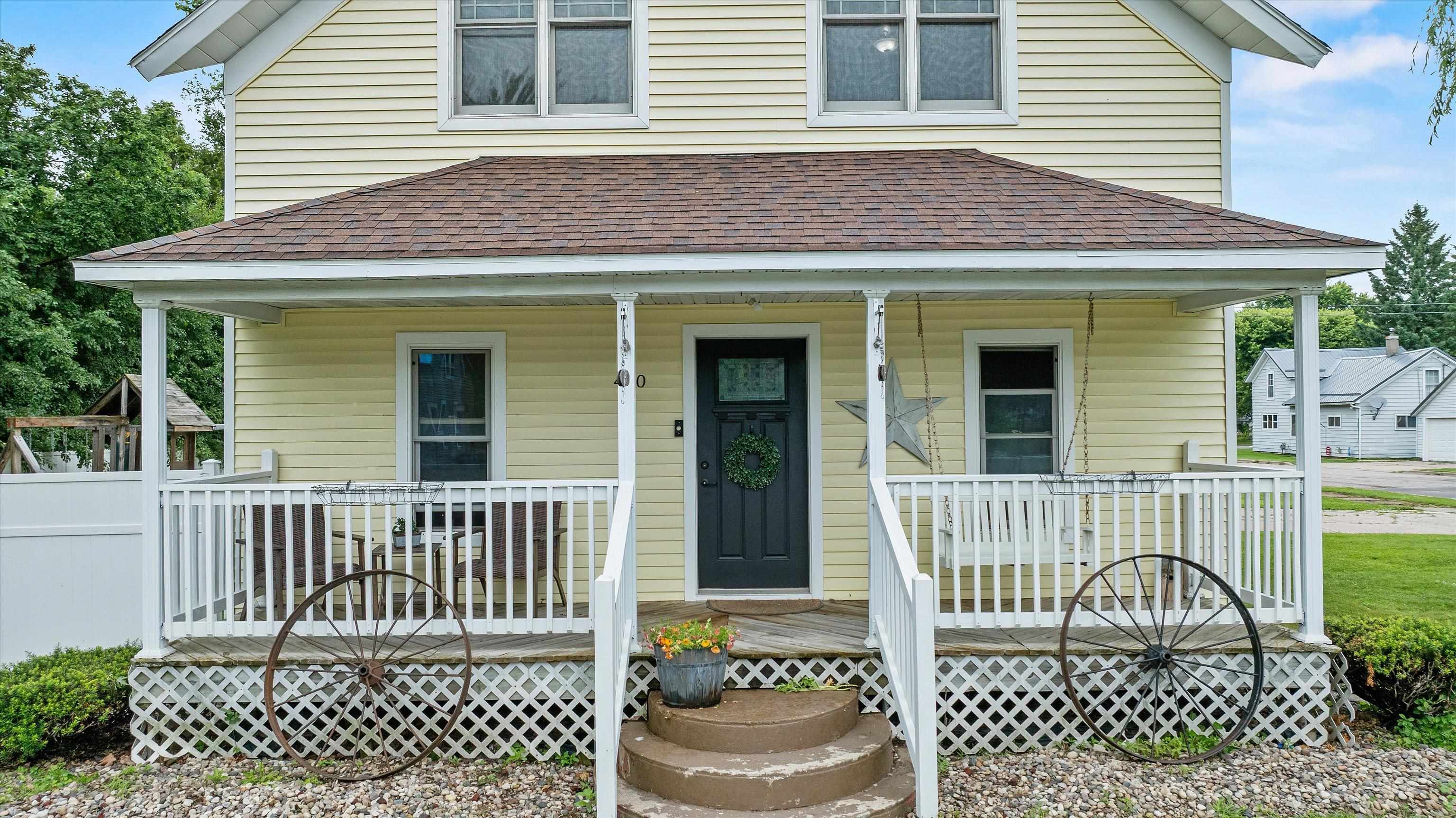 400 W MAIN STREET, Spencer, Wisconsin 54479, 3 Bedrooms Bedrooms, ,2 BathroomsBathrooms,Residential,For Sale,400 W MAIN STREET,22603021