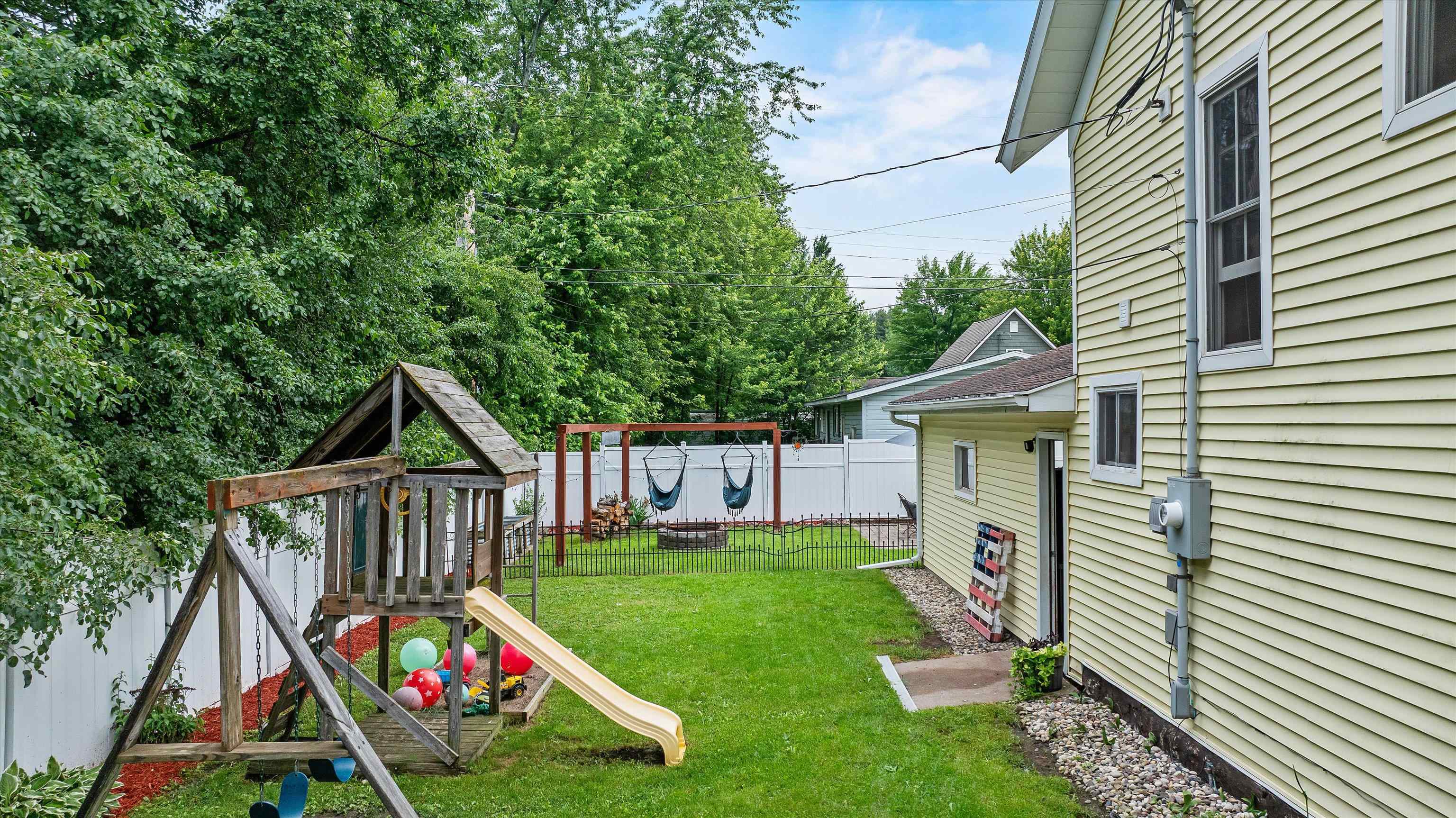 400 W MAIN STREET, Spencer, Wisconsin 54479, 3 Bedrooms Bedrooms, ,2 BathroomsBathrooms,Residential,For Sale,400 W MAIN STREET,22603021