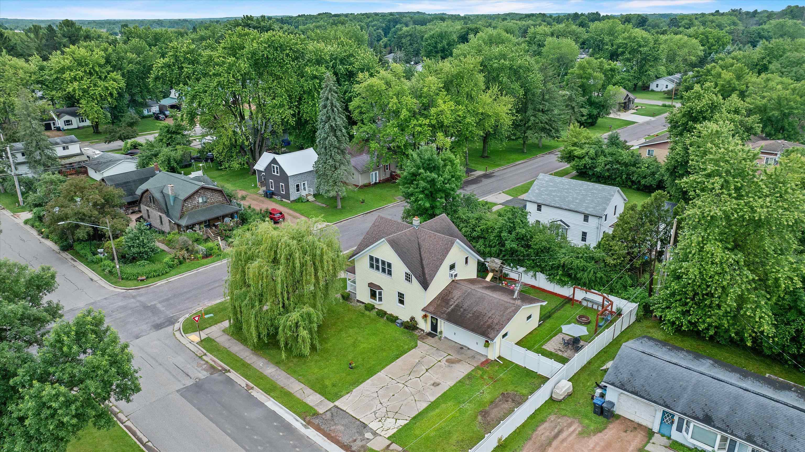 400 W MAIN STREET, Spencer, Wisconsin 54479, 3 Bedrooms Bedrooms, ,2 BathroomsBathrooms,Residential,For Sale,400 W MAIN STREET,22603021