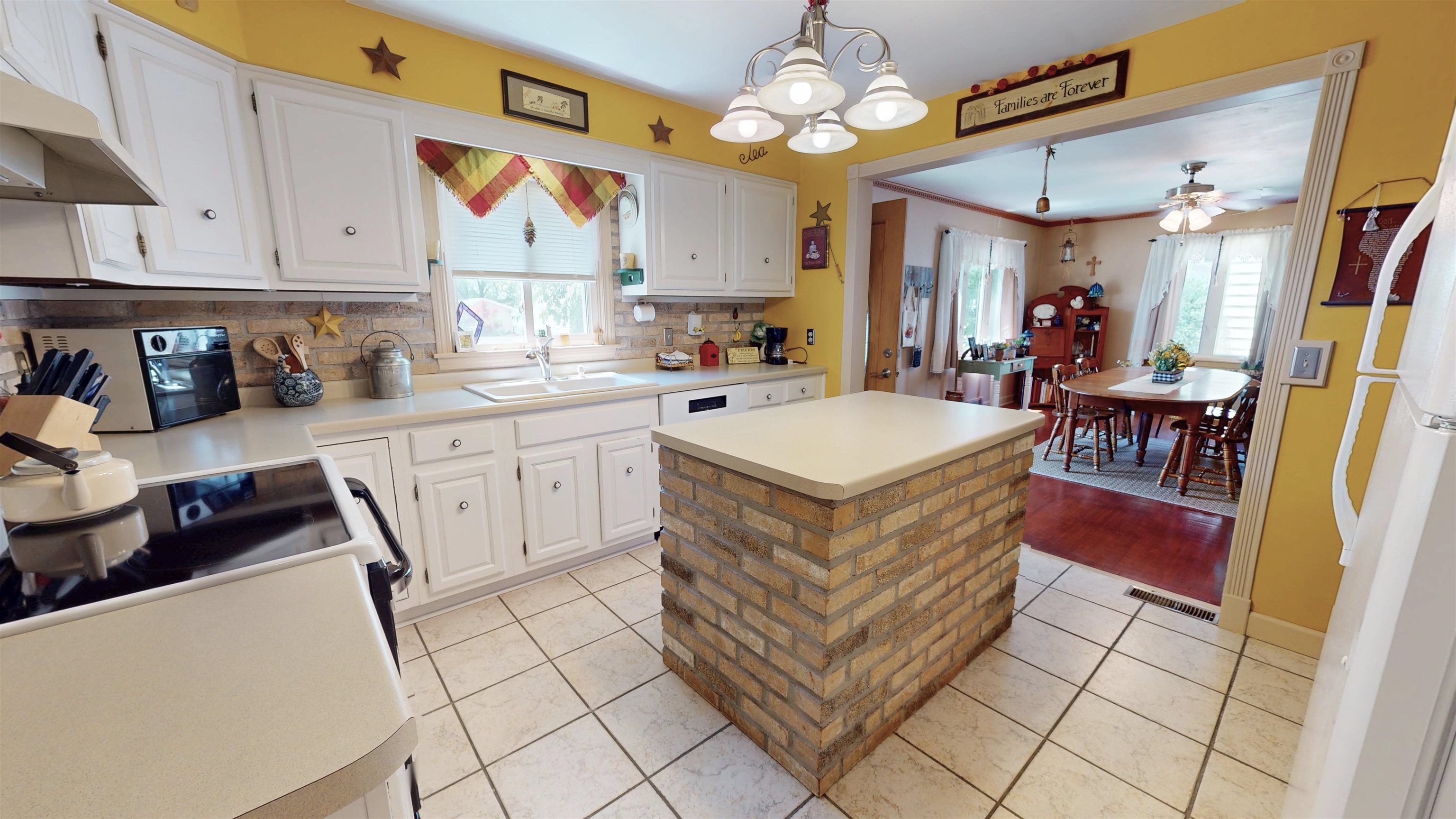 1011 W PARK STREET, Marshfield, Wisconsin 54449, 3 Bedrooms Bedrooms, ,1 BathroomBathrooms,Residential,For Sale,1011 W PARK STREET,22603029