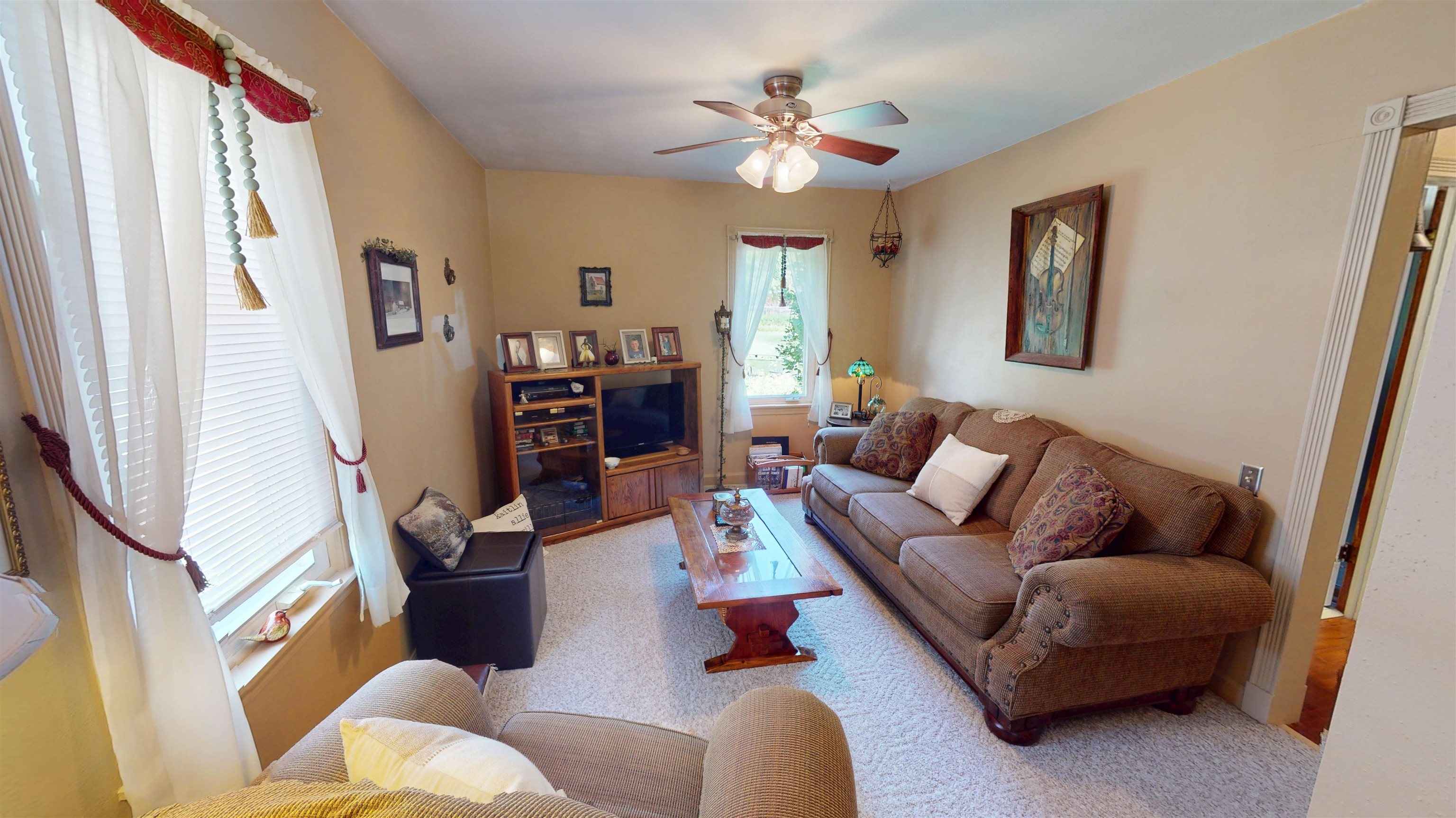 1011 W PARK STREET, Marshfield, Wisconsin 54449, 3 Bedrooms Bedrooms, ,1 BathroomBathrooms,Residential,For Sale,1011 W PARK STREET,22603029