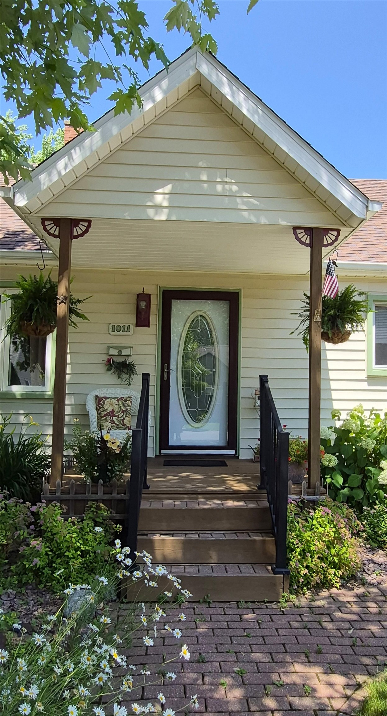 1011 W PARK STREET, Marshfield, Wisconsin 54449, 3 Bedrooms Bedrooms, ,1 BathroomBathrooms,Residential,For Sale,1011 W PARK STREET,22603029