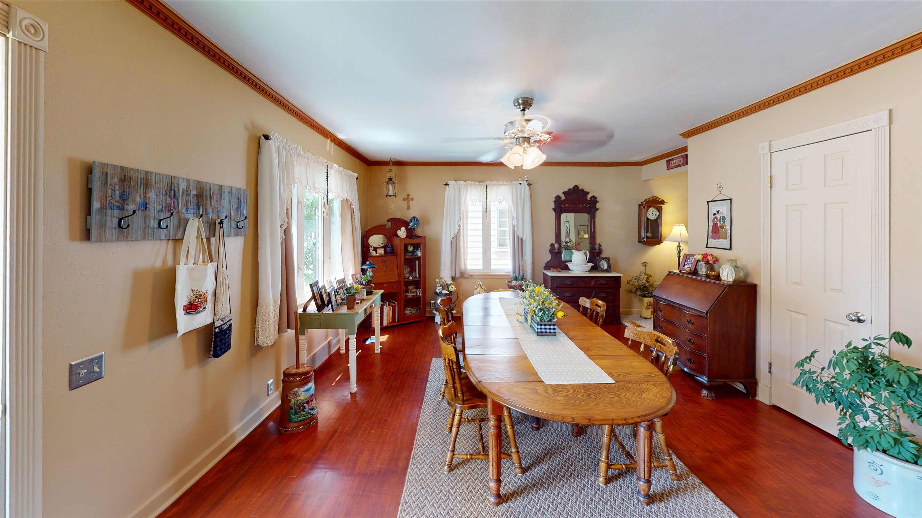 1011 W PARK STREET, Marshfield, Wisconsin 54449, 3 Bedrooms Bedrooms, ,1 BathroomBathrooms,Residential,For Sale,1011 W PARK STREET,22603029