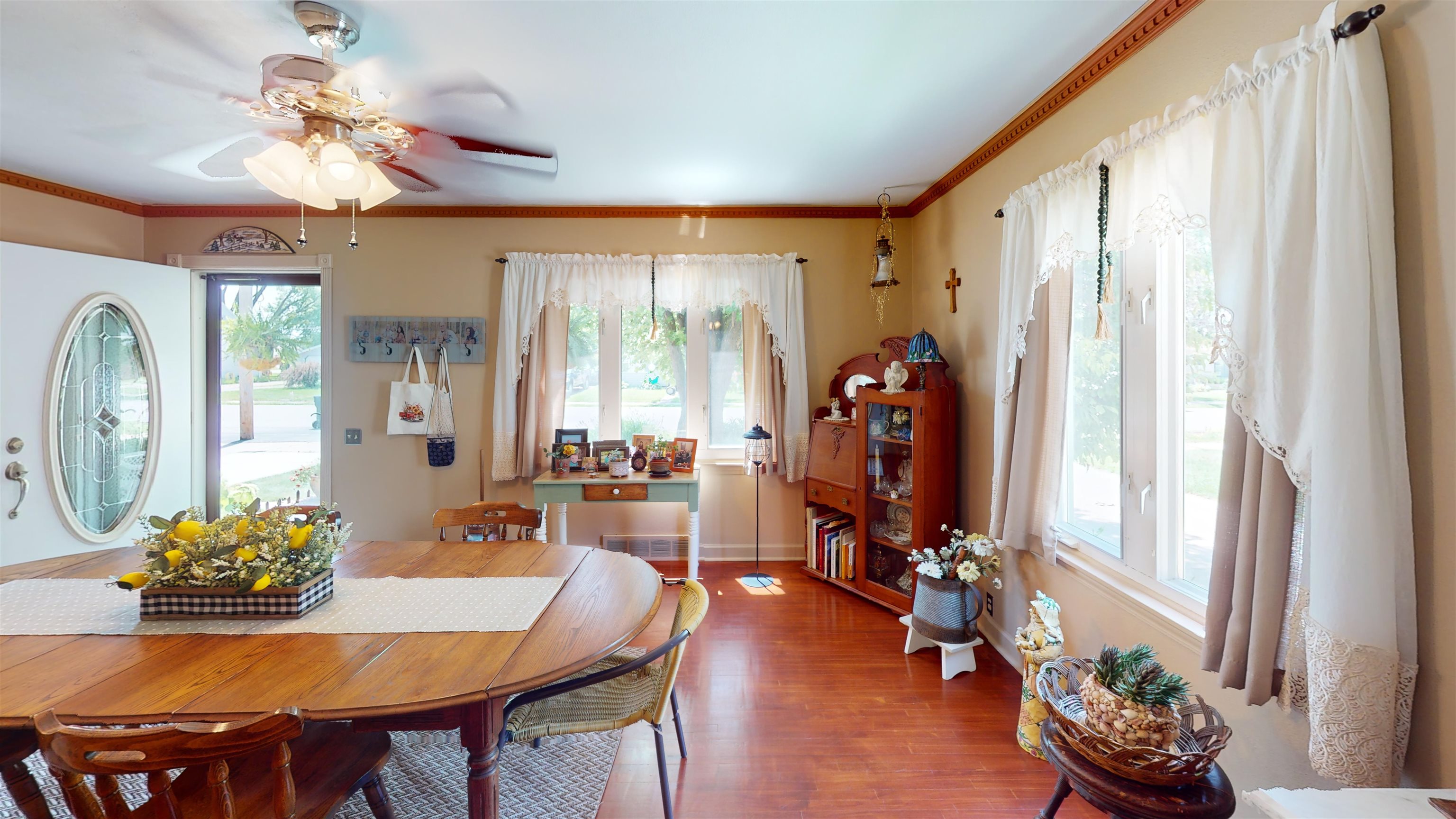 1011 W PARK STREET, Marshfield, Wisconsin 54449, 3 Bedrooms Bedrooms, ,1 BathroomBathrooms,Residential,For Sale,1011 W PARK STREET,22603029
