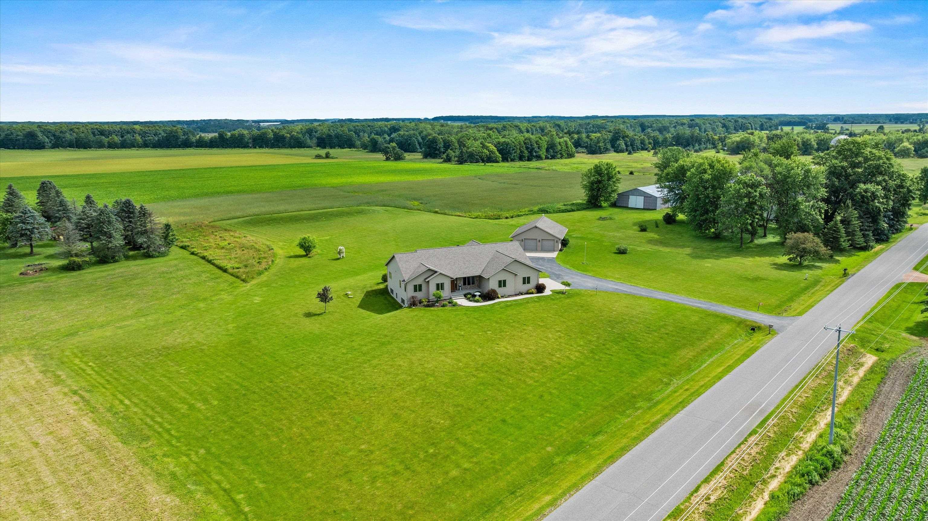 8072 MILL CREEK ROAD, Marshfield, Wisconsin 54449, 3 Bedrooms Bedrooms, ,3 BathroomsBathrooms,Residential,For Sale,8072 MILL CREEK ROAD,22603030