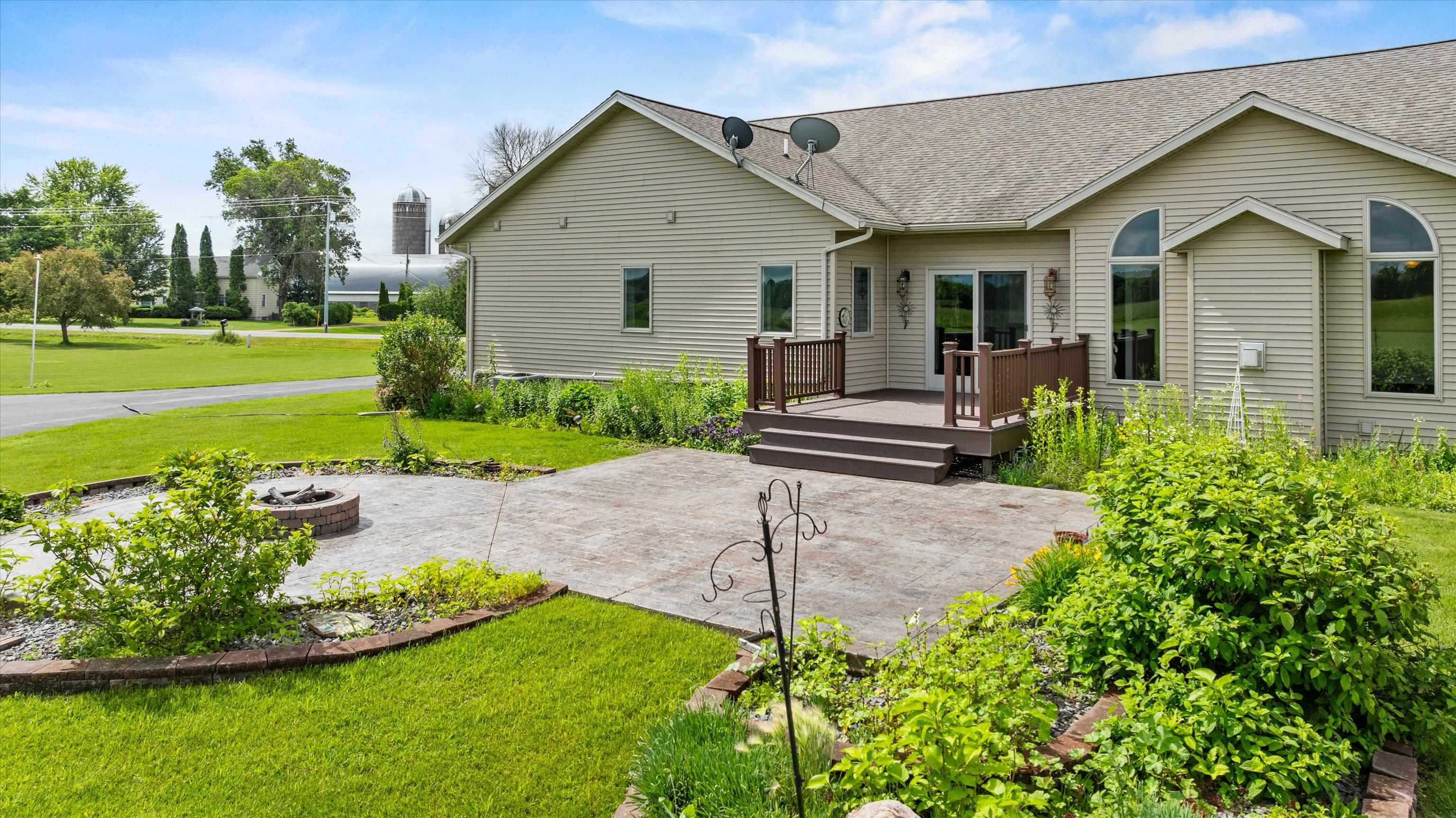 8072 MILL CREEK ROAD, Marshfield, Wisconsin 54449, 3 Bedrooms Bedrooms, ,3 BathroomsBathrooms,Residential,For Sale,8072 MILL CREEK ROAD,22603030