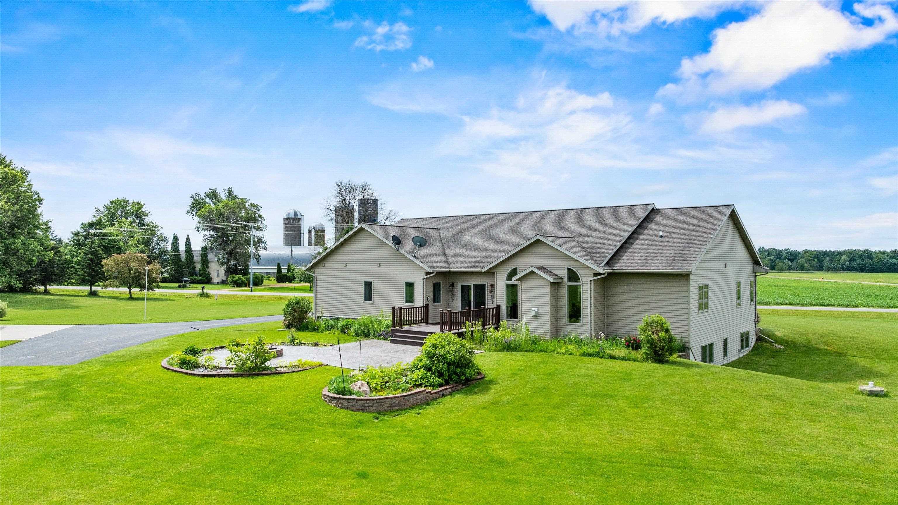 8072 MILL CREEK ROAD, Marshfield, Wisconsin 54449, 3 Bedrooms Bedrooms, ,3 BathroomsBathrooms,Residential,For Sale,8072 MILL CREEK ROAD,22603030