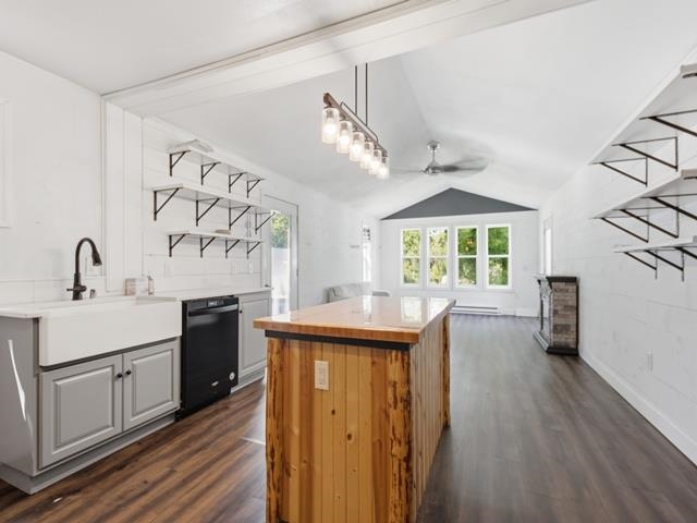 419 W MCMILLAN STREET, Marshfield, Wisconsin 54449, 2 Bedrooms Bedrooms, ,1 BathroomBathrooms,Residential,For Sale,419 W MCMILLAN STREET,22603070