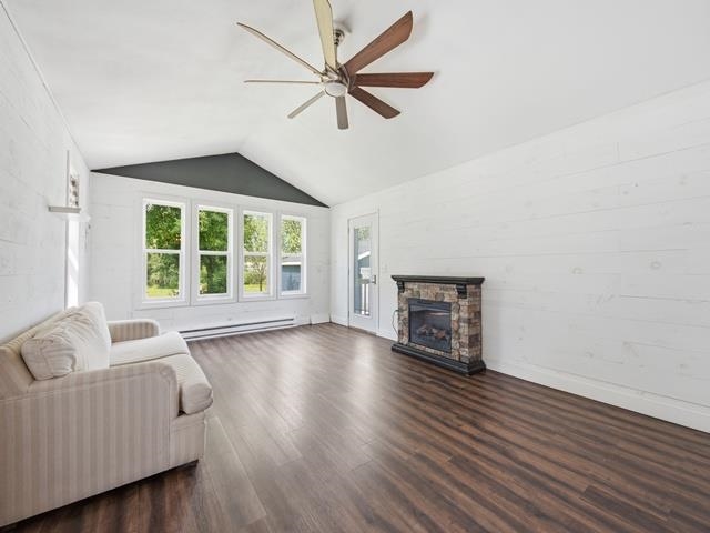 419 W MCMILLAN STREET, Marshfield, Wisconsin 54449, 2 Bedrooms Bedrooms, ,1 BathroomBathrooms,Residential,For Sale,419 W MCMILLAN STREET,22603070