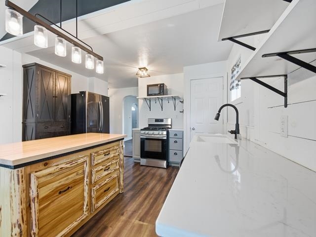 419 W MCMILLAN STREET, Marshfield, Wisconsin 54449, 2 Bedrooms Bedrooms, ,1 BathroomBathrooms,Residential,For Sale,419 W MCMILLAN STREET,22603070