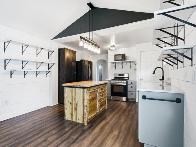 419 W MCMILLAN STREET, Marshfield, Wisconsin 54449, 2 Bedrooms Bedrooms, ,1 BathroomBathrooms,Residential,For Sale,419 W MCMILLAN STREET,22603070