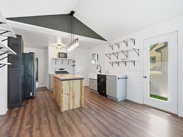 419 W MCMILLAN STREET, Marshfield, Wisconsin 54449, 2 Bedrooms Bedrooms, ,1 BathroomBathrooms,Residential,For Sale,419 W MCMILLAN STREET,22603070