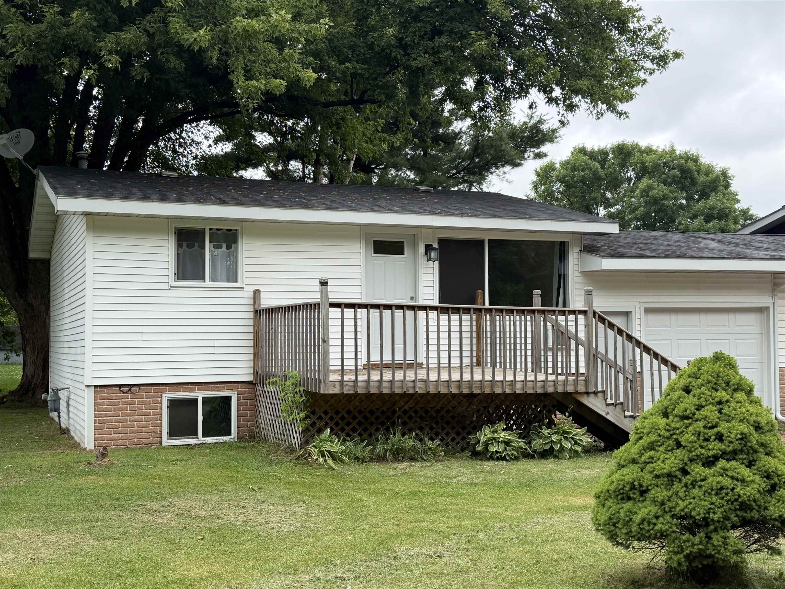 406 E LINDEN STREET, Abbotsford, Wisconsin 54405, 3 Bedrooms Bedrooms, ,1 BathroomBathrooms,Residential,For Sale,406 E LINDEN STREET,22603074