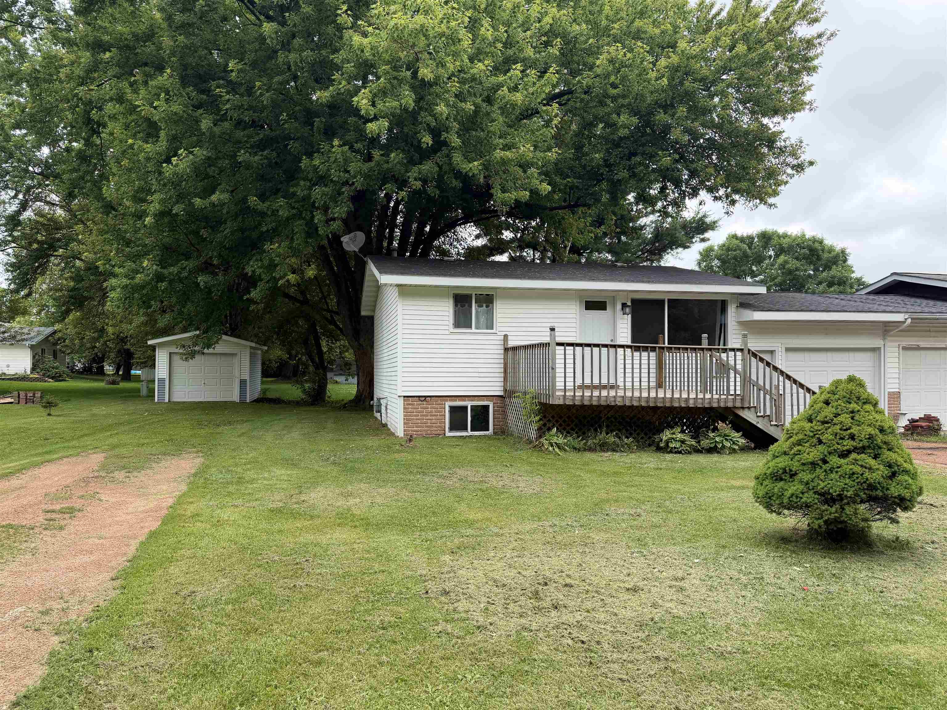 406 E LINDEN STREET, Abbotsford, Wisconsin 54405, 3 Bedrooms Bedrooms, ,1 BathroomBathrooms,Residential,For Sale,406 E LINDEN STREET,22603074