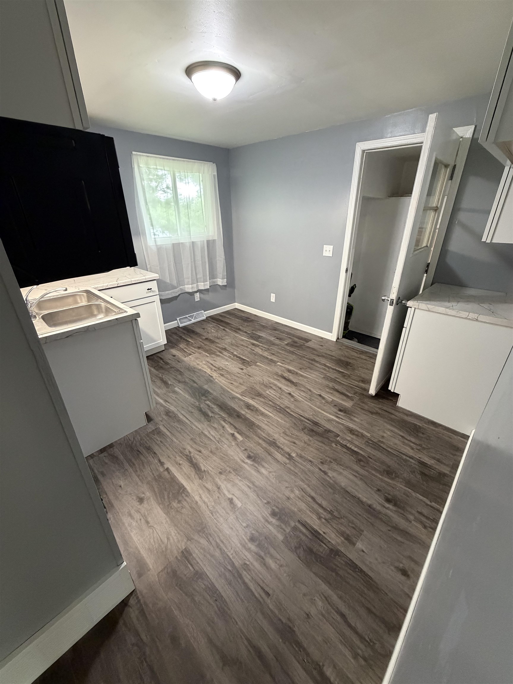 406 E LINDEN STREET, Abbotsford, Wisconsin 54405, 3 Bedrooms Bedrooms, ,1 BathroomBathrooms,Residential,For Sale,406 E LINDEN STREET,22603074