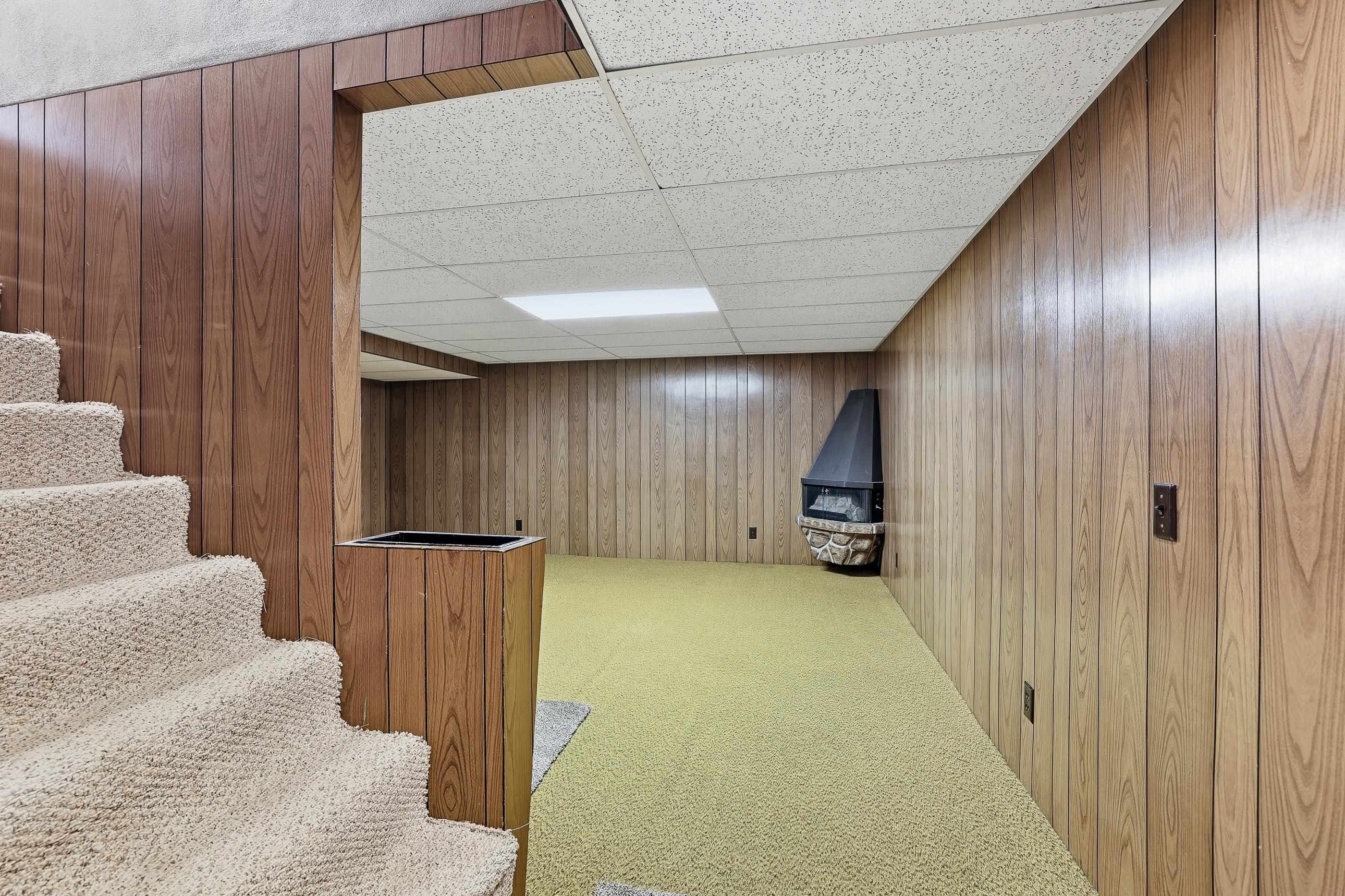 417 WILDWOOD COURT, Marshfield, Wisconsin 54449, 4 Bedrooms Bedrooms, ,1 BathroomBathrooms,Residential,For Sale,417 WILDWOOD COURT,22603089