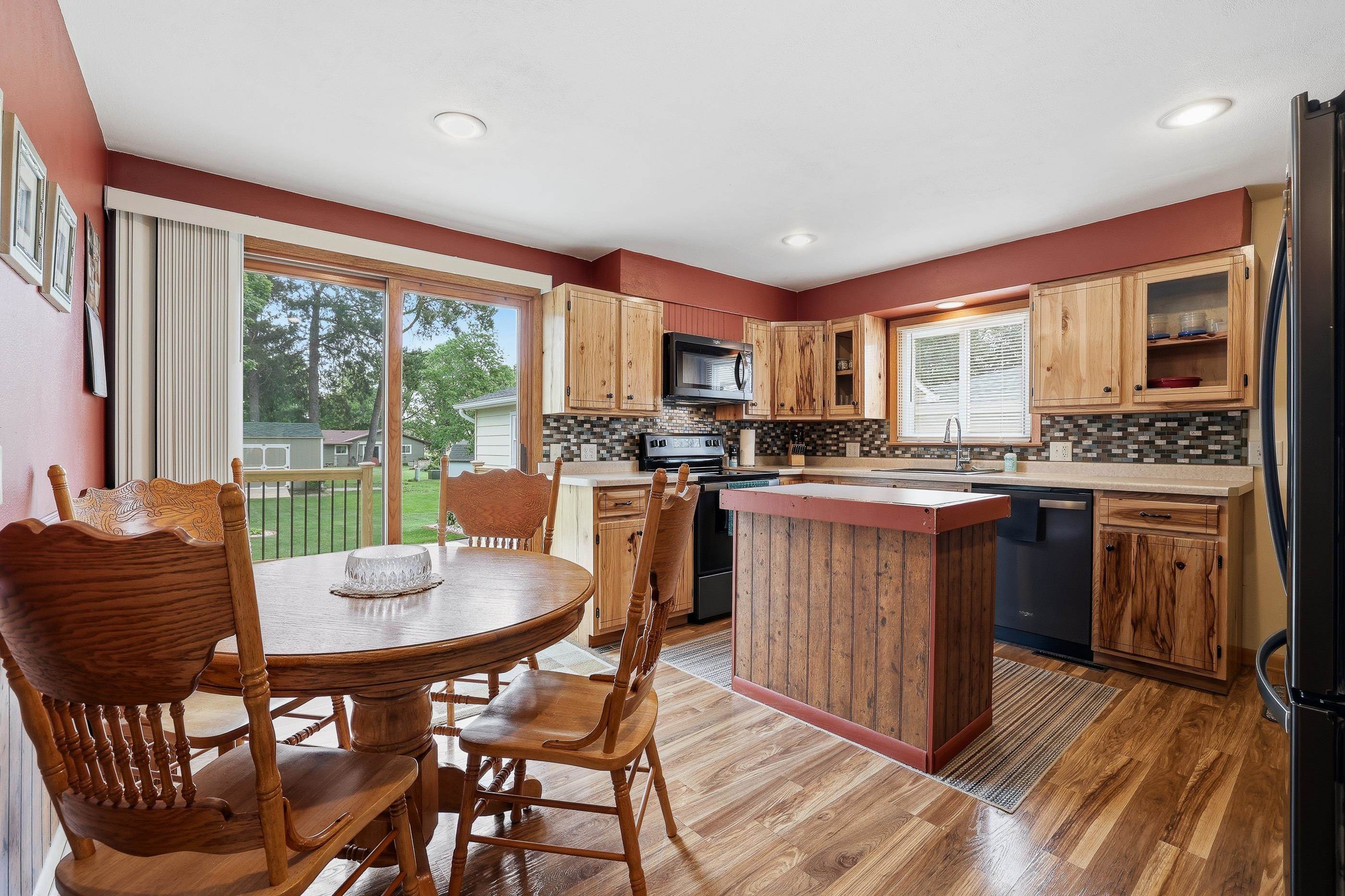 417 WILDWOOD COURT, Marshfield, Wisconsin 54449, 4 Bedrooms Bedrooms, ,1 BathroomBathrooms,Residential,For Sale,417 WILDWOOD COURT,22603089