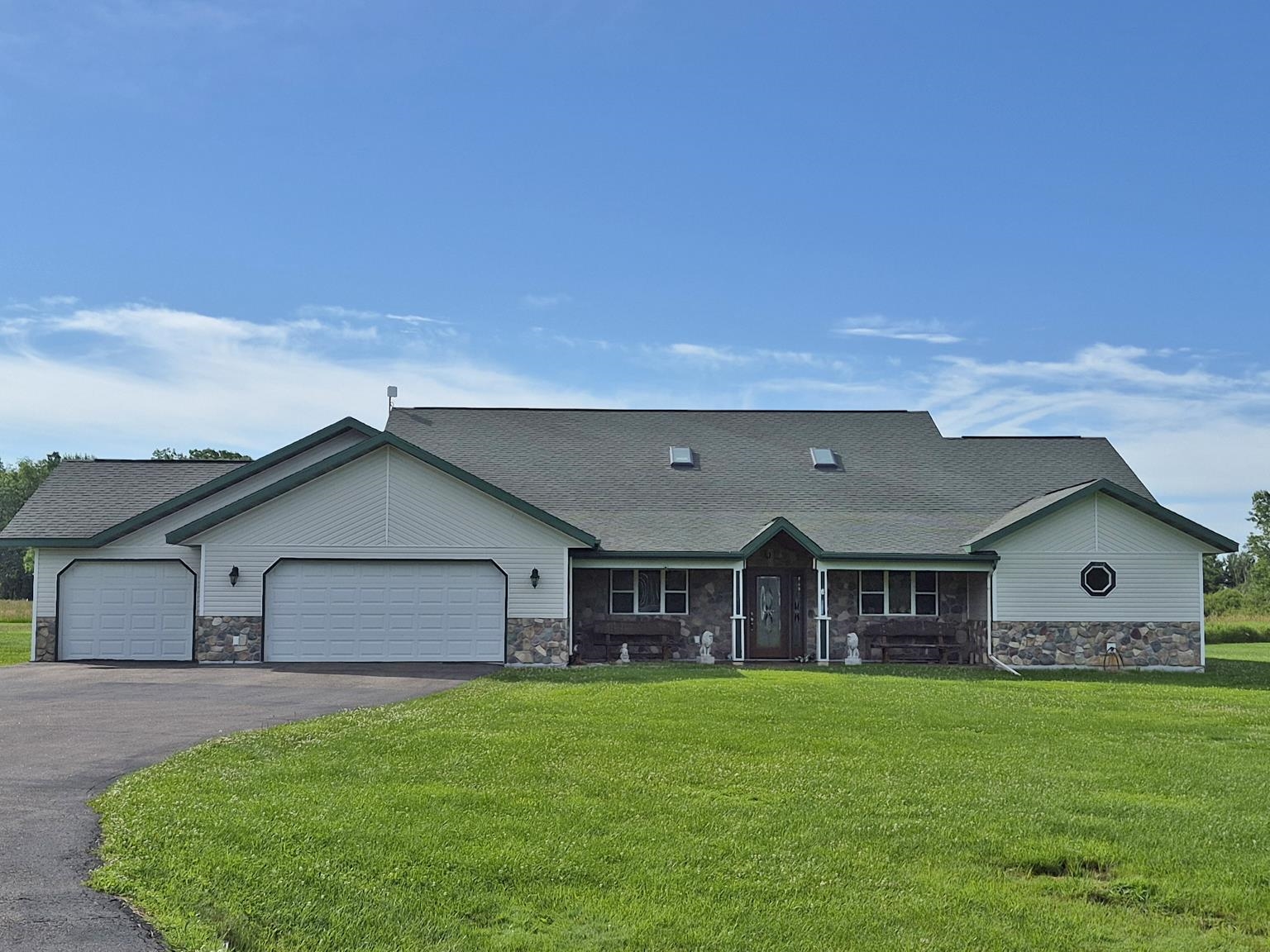 12050 WREN ROAD, Marshfield, Wisconsin 54449, 4 Bedrooms Bedrooms, ,3 BathroomsBathrooms,Residential,For Sale,12050 WREN ROAD,22603120