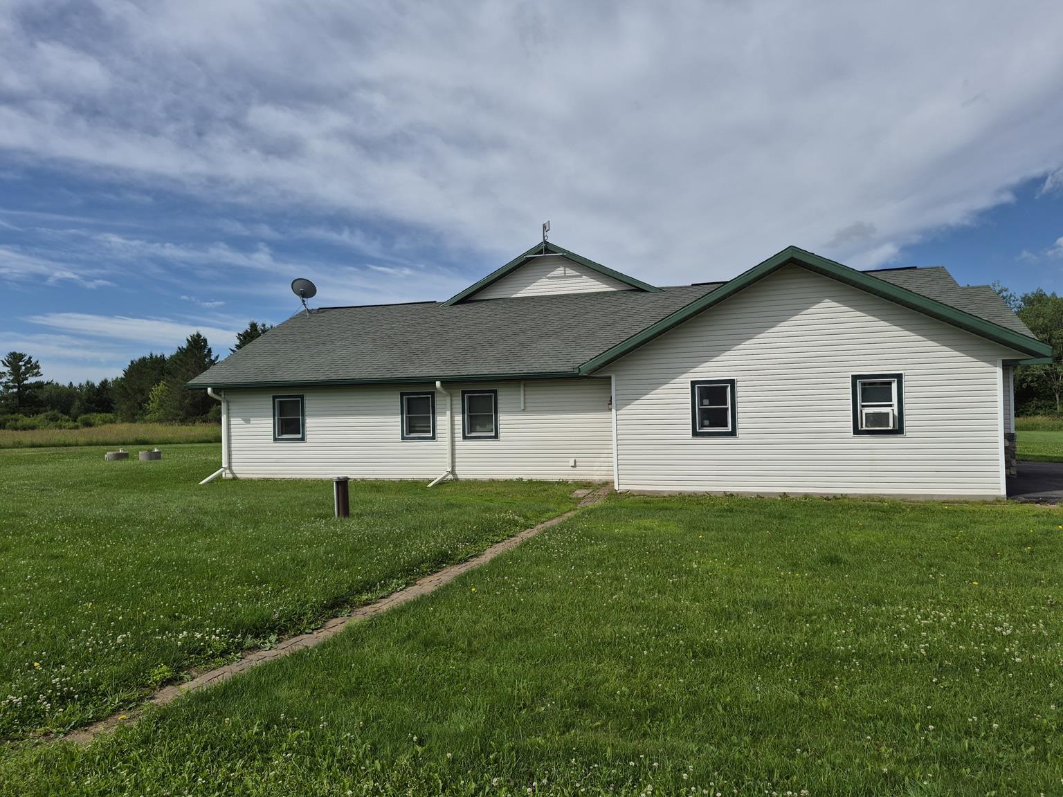 12050 WREN ROAD, Marshfield, Wisconsin 54449, 4 Bedrooms Bedrooms, ,3 BathroomsBathrooms,Residential,For Sale,12050 WREN ROAD,22603120