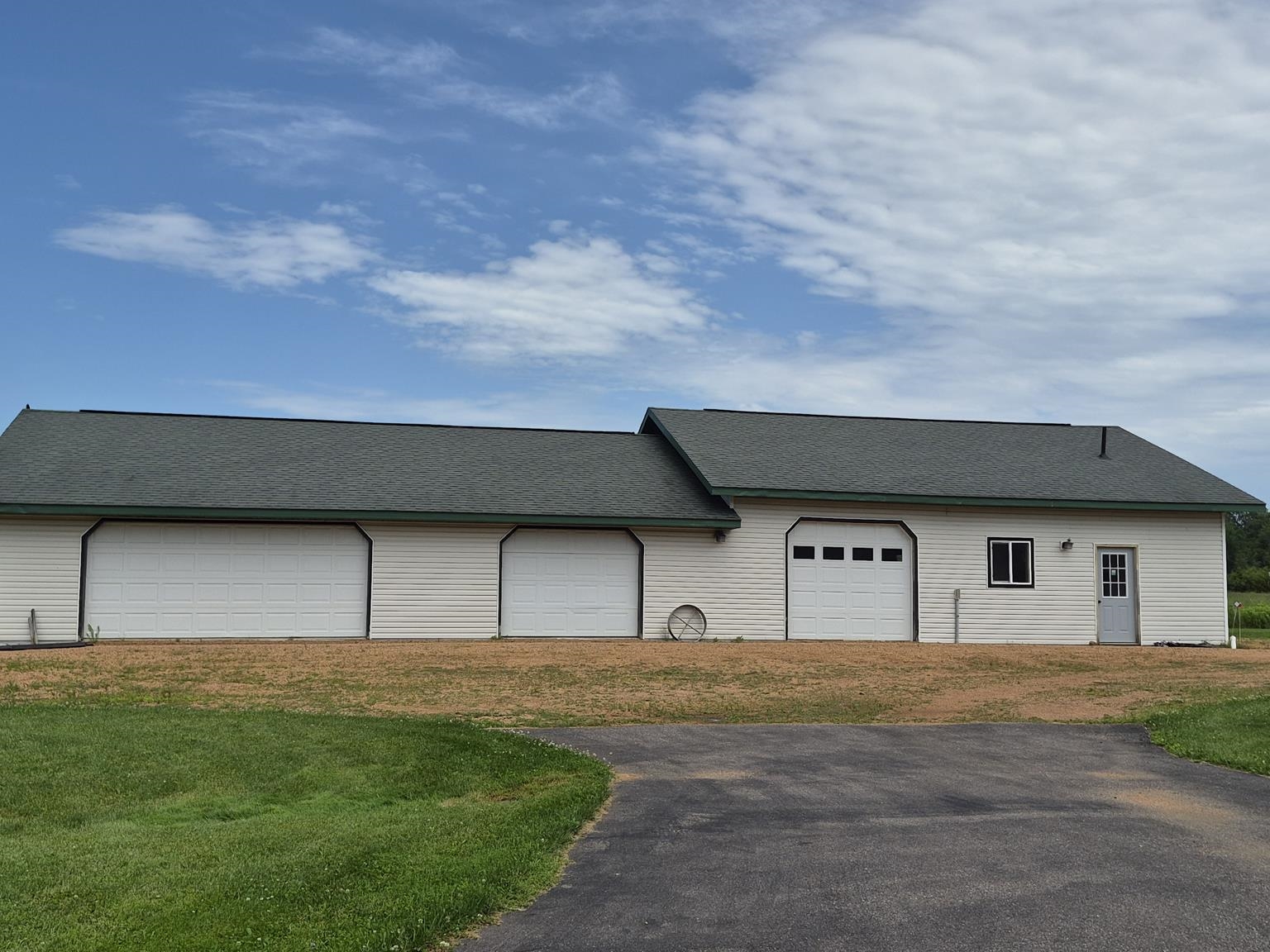 12050 WREN ROAD, Marshfield, Wisconsin 54449, 4 Bedrooms Bedrooms, ,3 BathroomsBathrooms,Residential,For Sale,12050 WREN ROAD,22603120