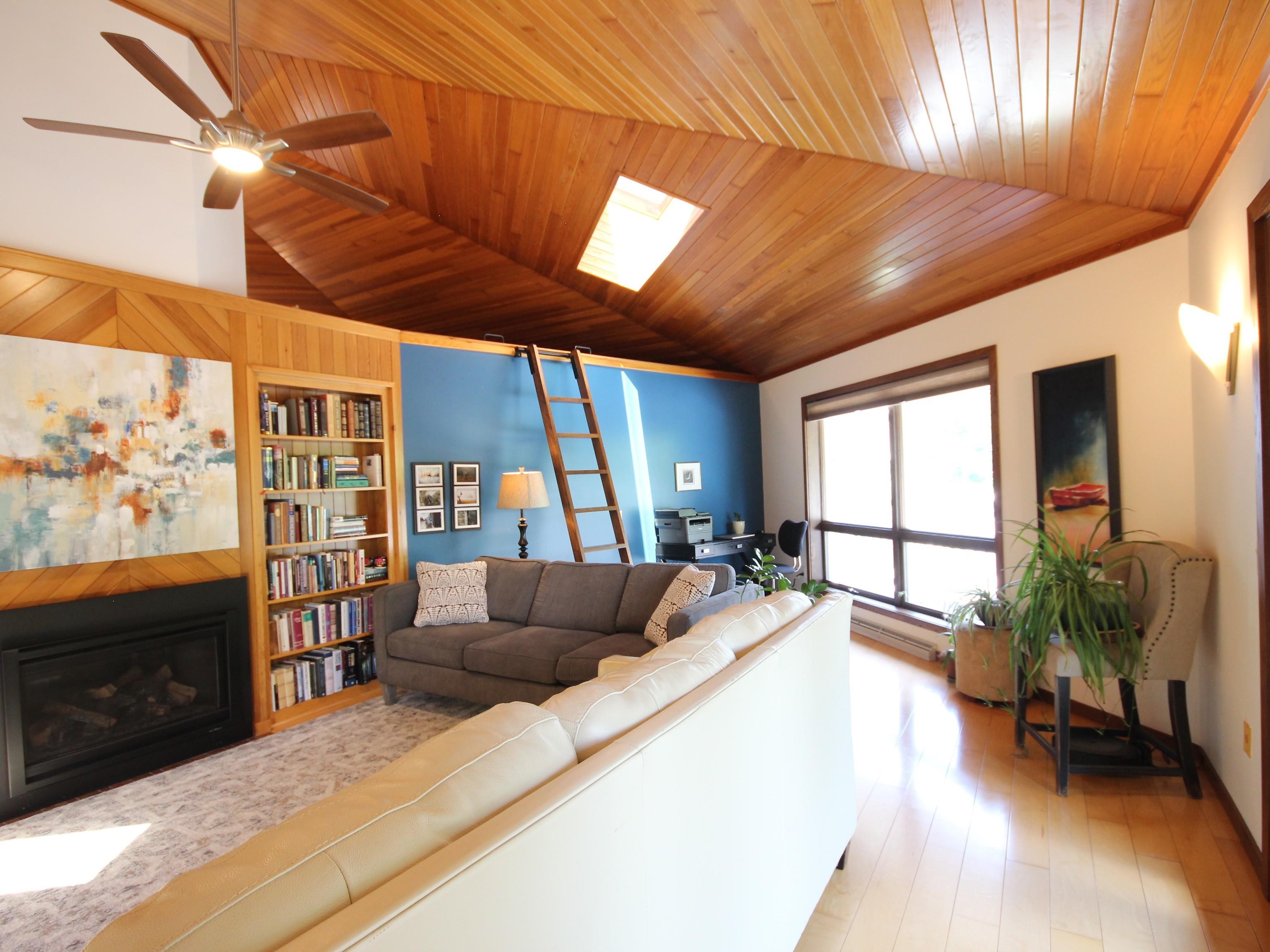 101 N ADAMS AVENUE, Marshfield, Wisconsin 54449, 4 Bedrooms Bedrooms, ,3 BathroomsBathrooms,Residential,For Sale,101 N ADAMS AVENUE,22603125