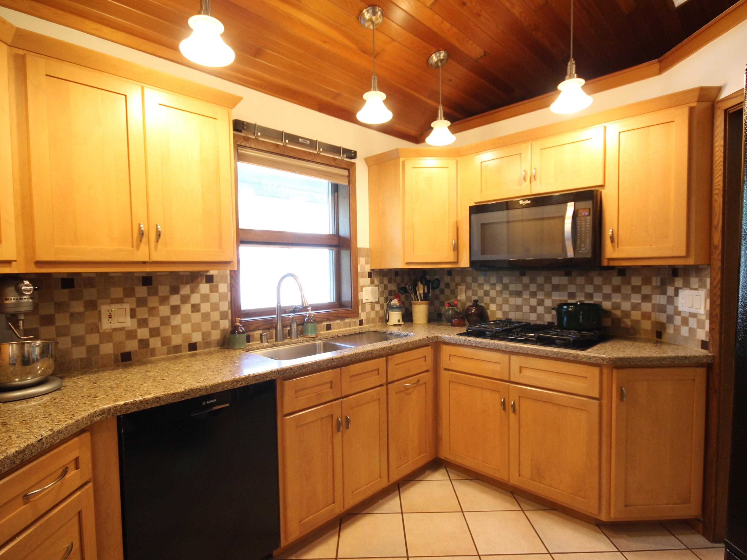 101 N ADAMS AVENUE, Marshfield, Wisconsin 54449, 4 Bedrooms Bedrooms, ,3 BathroomsBathrooms,Residential,For Sale,101 N ADAMS AVENUE,22603125