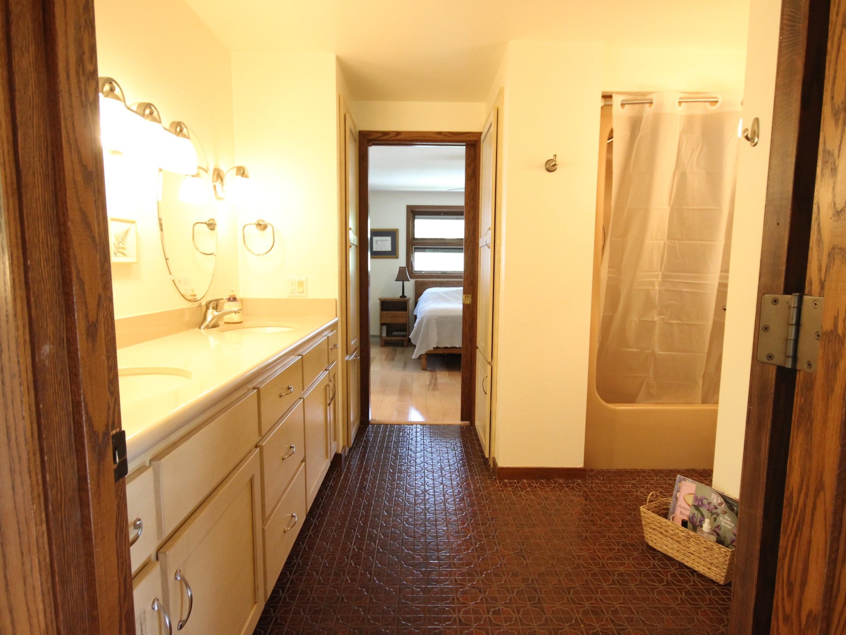 101 N ADAMS AVENUE, Marshfield, Wisconsin 54449, 4 Bedrooms Bedrooms, ,3 BathroomsBathrooms,Residential,For Sale,101 N ADAMS AVENUE,22603125