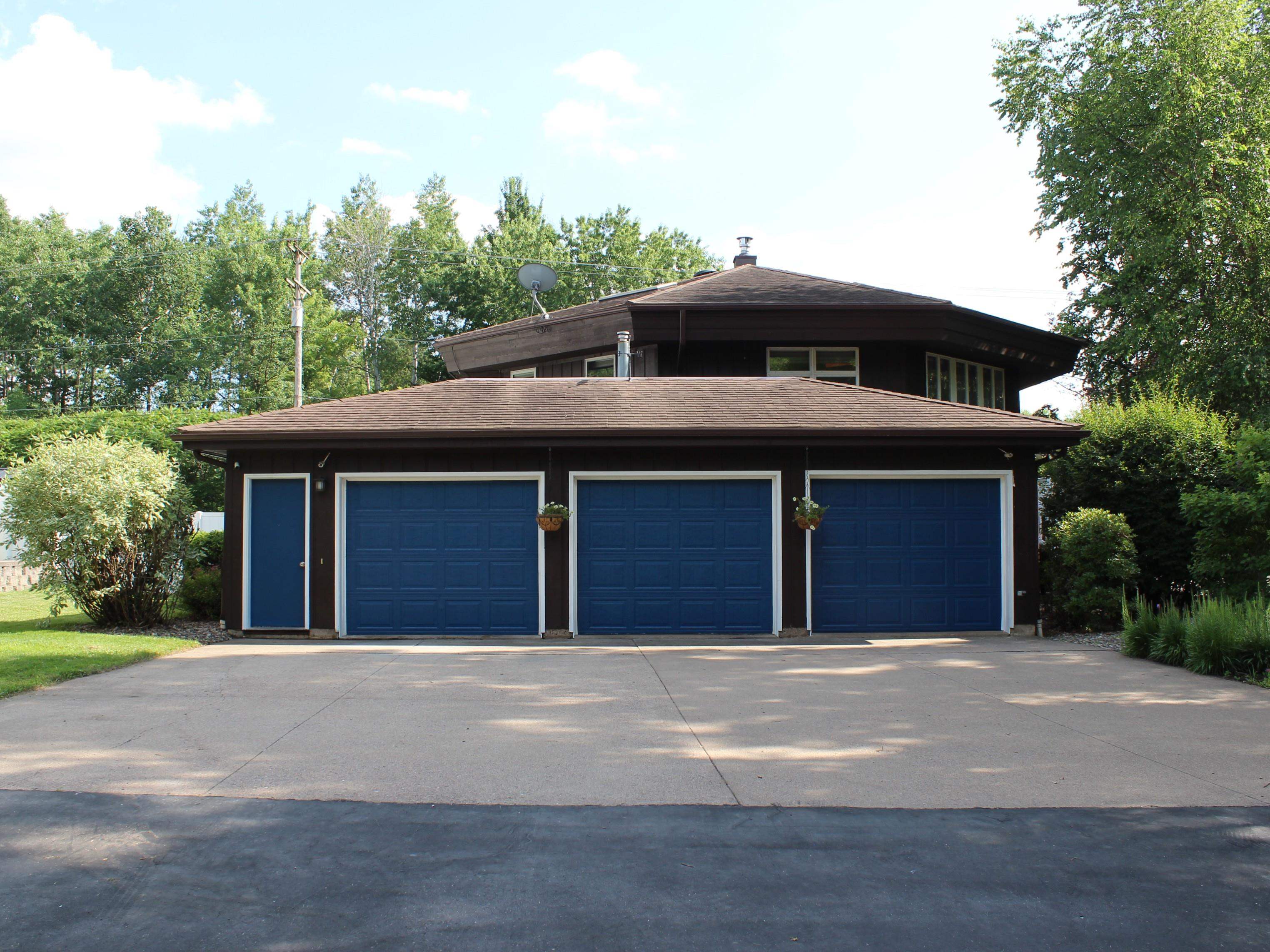 101 N ADAMS AVENUE, Marshfield, Wisconsin 54449, 4 Bedrooms Bedrooms, ,3 BathroomsBathrooms,Residential,For Sale,101 N ADAMS AVENUE,22603125