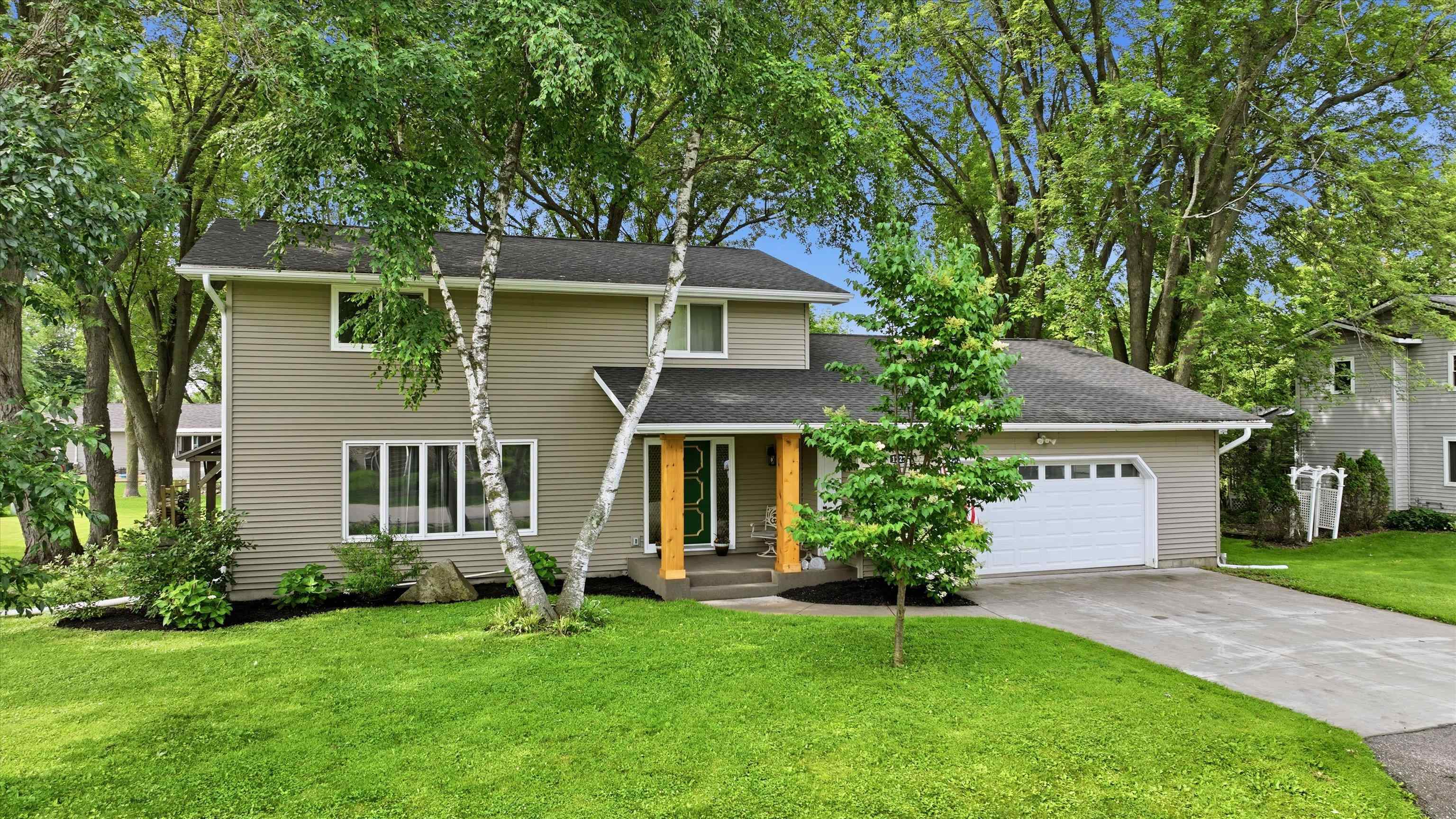 1222 E 18TH STREET, Marshfield, Wisconsin 54449, 4 Bedrooms Bedrooms, ,2 BathroomsBathrooms,Residential,For Sale,1222 E 18TH STREET,22603195