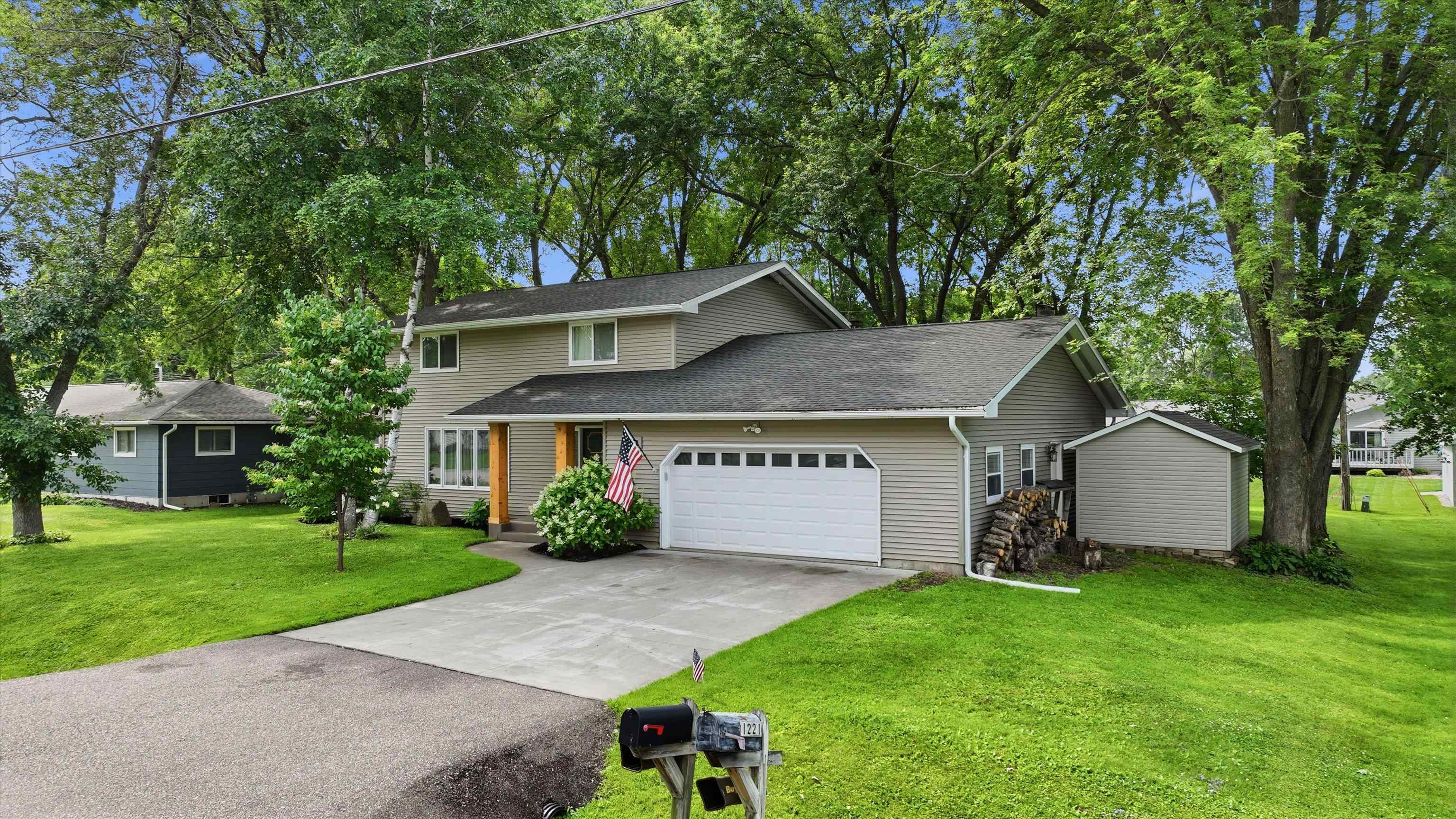 1222 E 18TH STREET, Marshfield, Wisconsin 54449, 4 Bedrooms Bedrooms, ,2 BathroomsBathrooms,Residential,For Sale,1222 E 18TH STREET,22603195