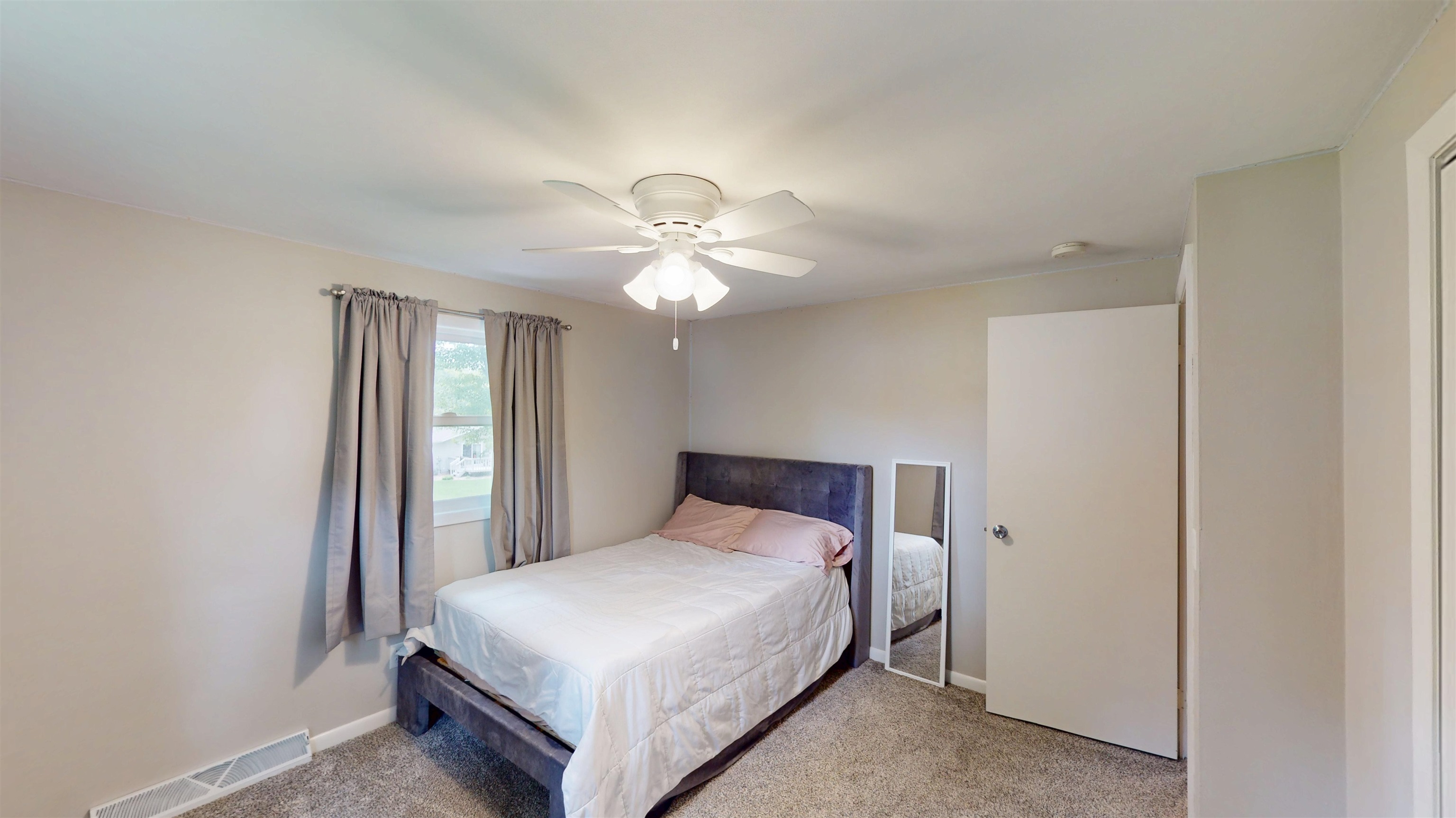 1222 E 18TH STREET, Marshfield, Wisconsin 54449, 4 Bedrooms Bedrooms, ,2 BathroomsBathrooms,Residential,For Sale,1222 E 18TH STREET,22603195