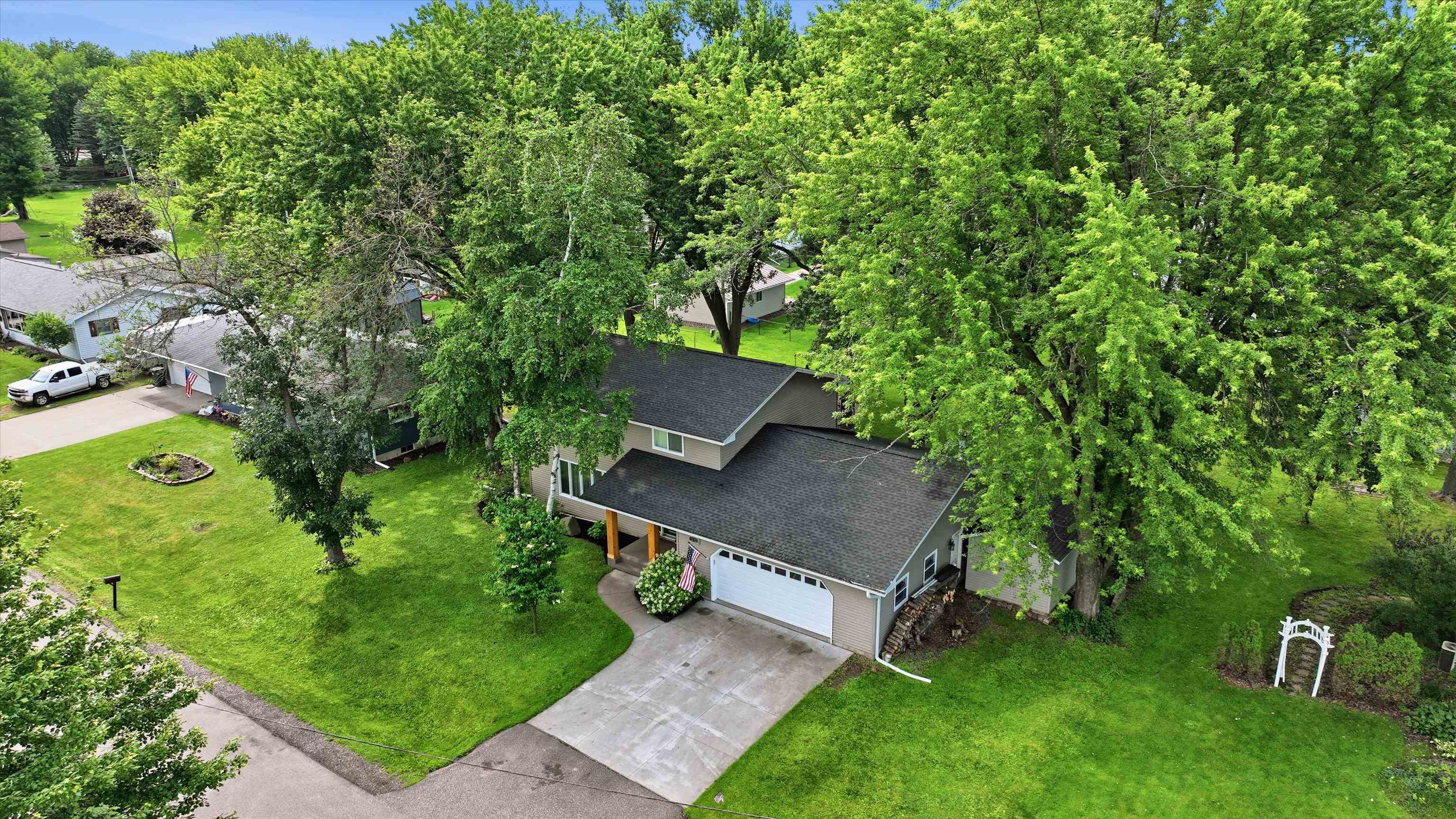 1222 E 18TH STREET, Marshfield, Wisconsin 54449, 4 Bedrooms Bedrooms, ,2 BathroomsBathrooms,Residential,For Sale,1222 E 18TH STREET,22603195