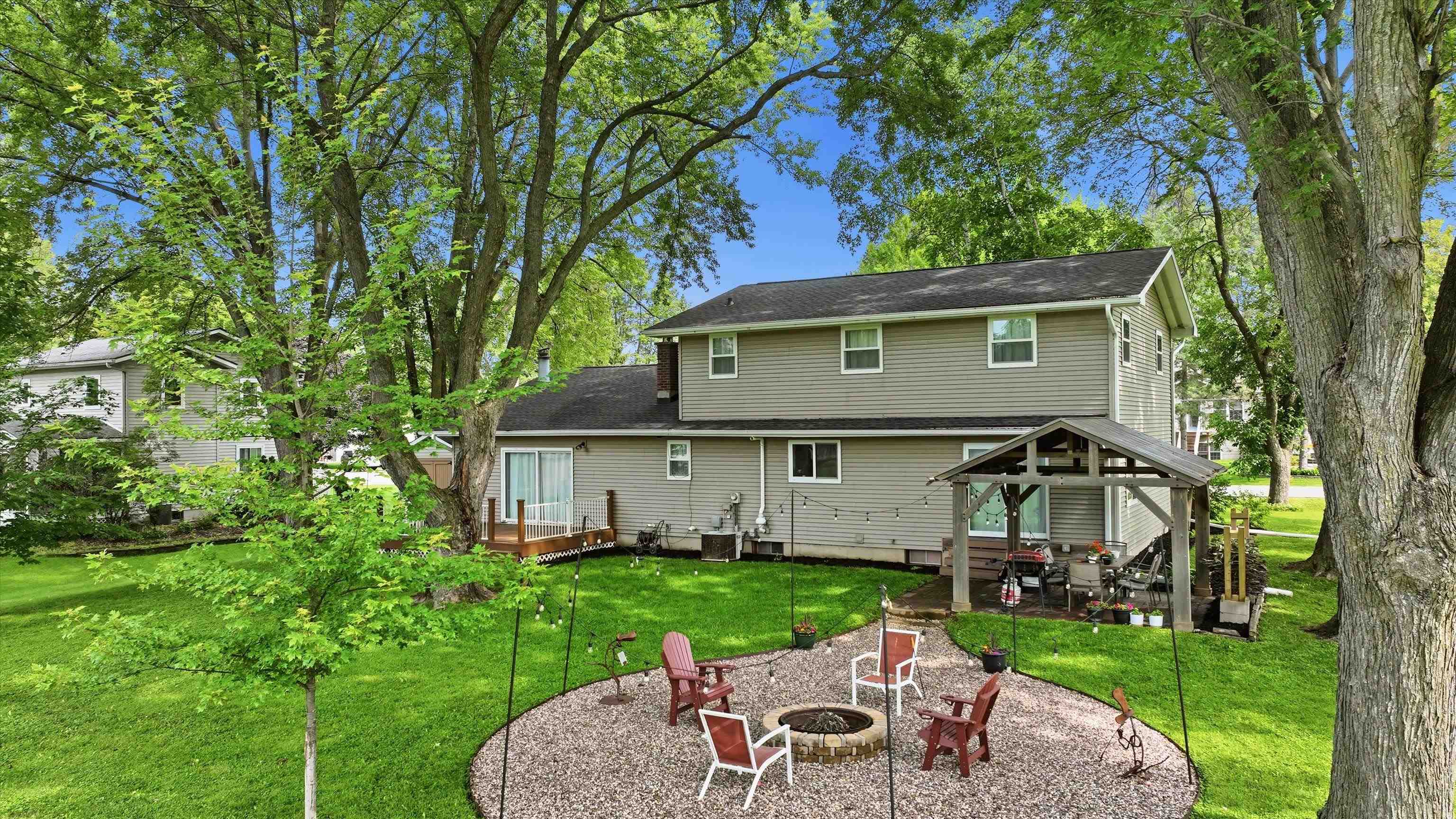 1222 E 18TH STREET, Marshfield, Wisconsin 54449, 4 Bedrooms Bedrooms, ,2 BathroomsBathrooms,Residential,For Sale,1222 E 18TH STREET,22603195