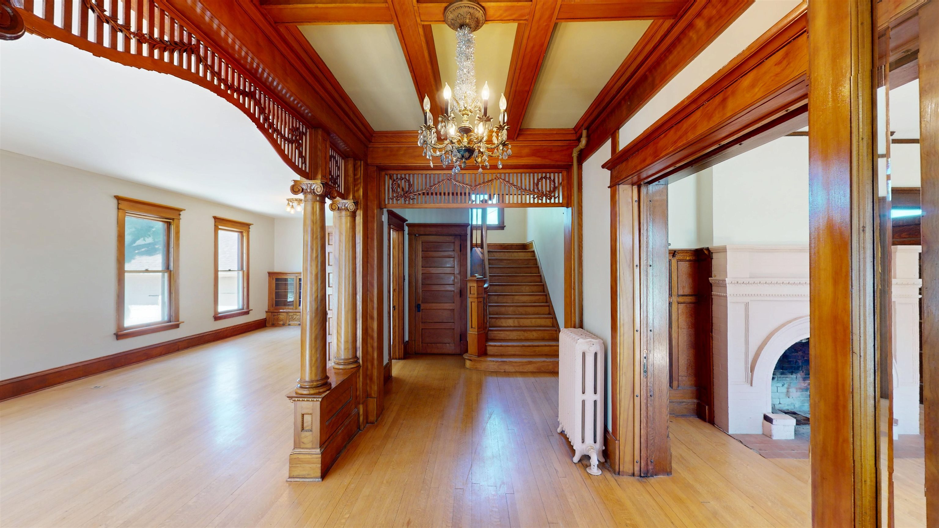208 S CHERRY AVENUE, Marshfield, Wisconsin 54449, 5 Bedrooms Bedrooms, ,3 BathroomsBathrooms,Residential,For Sale,208 S CHERRY AVENUE,22603196