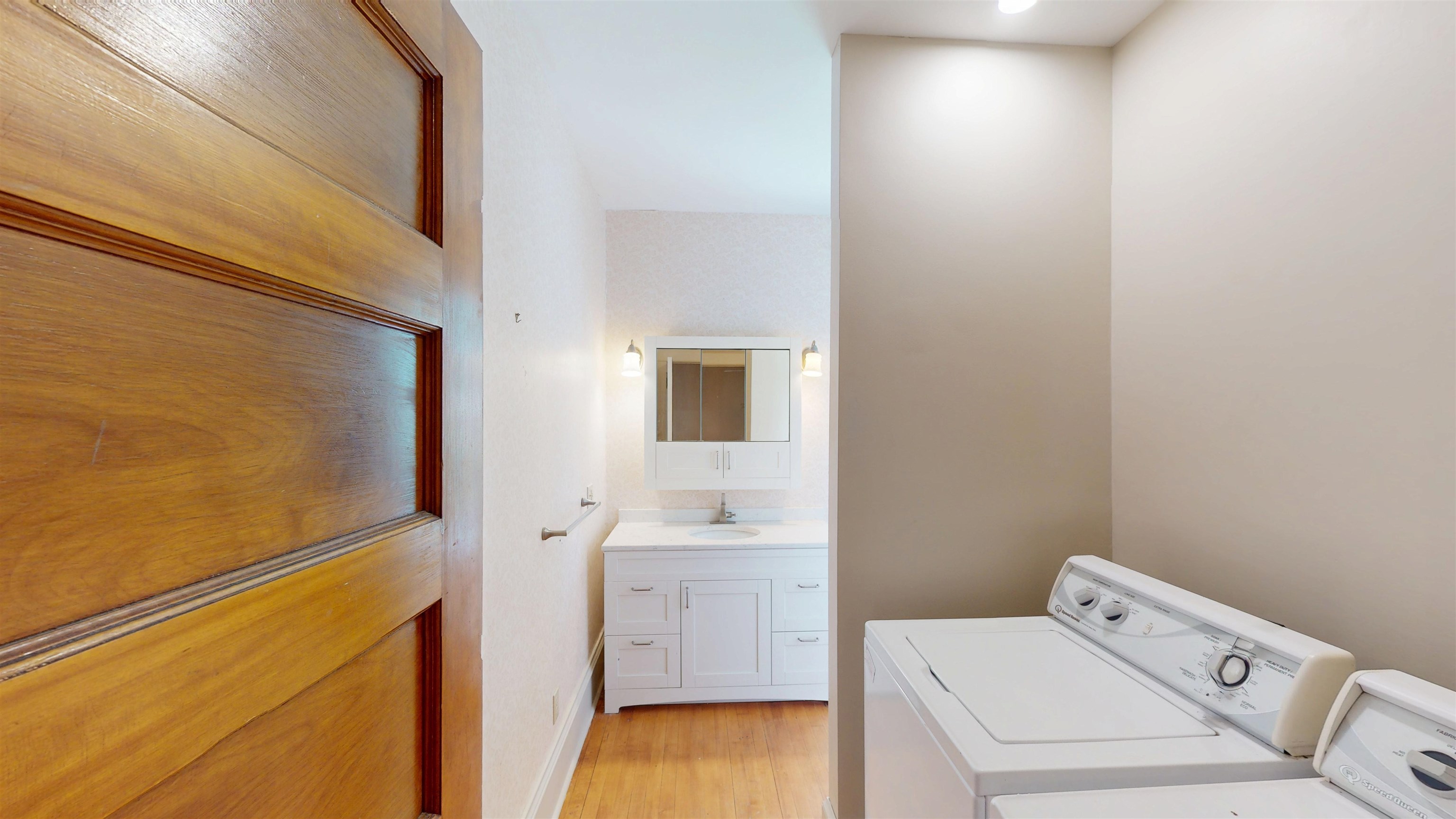 208 S CHERRY AVENUE, Marshfield, Wisconsin 54449, 5 Bedrooms Bedrooms, ,3 BathroomsBathrooms,Residential,For Sale,208 S CHERRY AVENUE,22603196