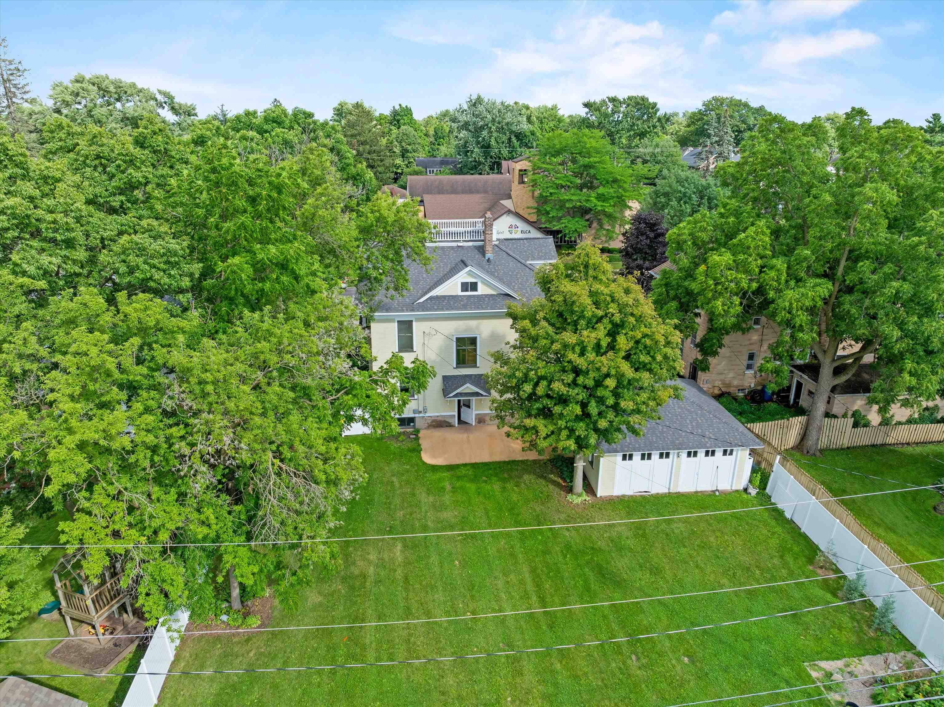 208 S CHERRY AVENUE, Marshfield, Wisconsin 54449, 5 Bedrooms Bedrooms, ,3 BathroomsBathrooms,Residential,For Sale,208 S CHERRY AVENUE,22603196