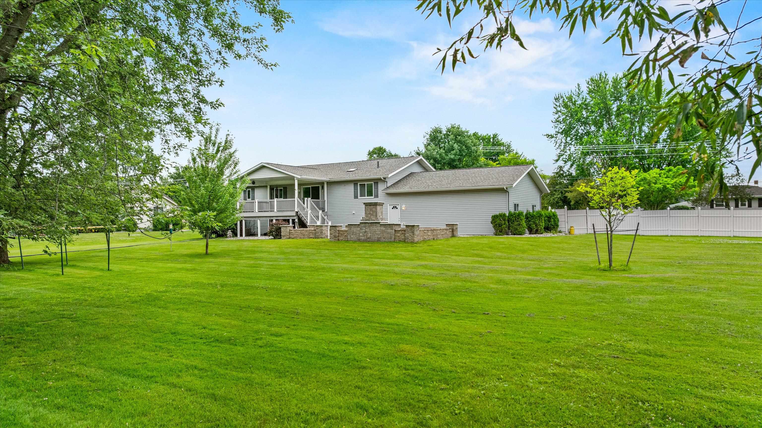 1407 S WASHINGTON AVENUE, Marshfield, Wisconsin 54449, 4 Bedrooms Bedrooms, ,3 BathroomsBathrooms,Residential,For Sale,1407 S WASHINGTON AVENUE,22603206