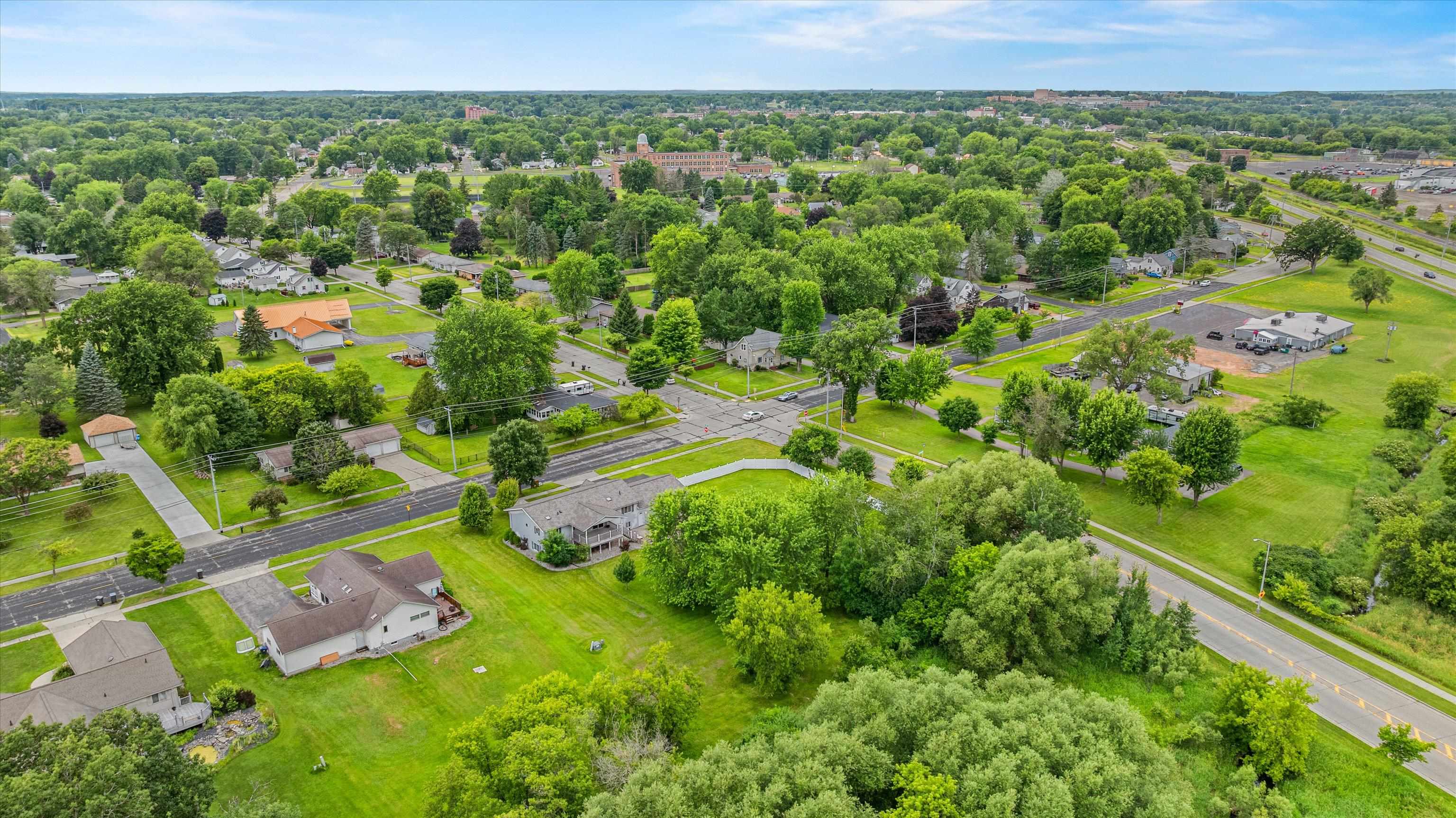 1407 S WASHINGTON AVENUE, Marshfield, Wisconsin 54449, 4 Bedrooms Bedrooms, ,3 BathroomsBathrooms,Residential,For Sale,1407 S WASHINGTON AVENUE,22603206